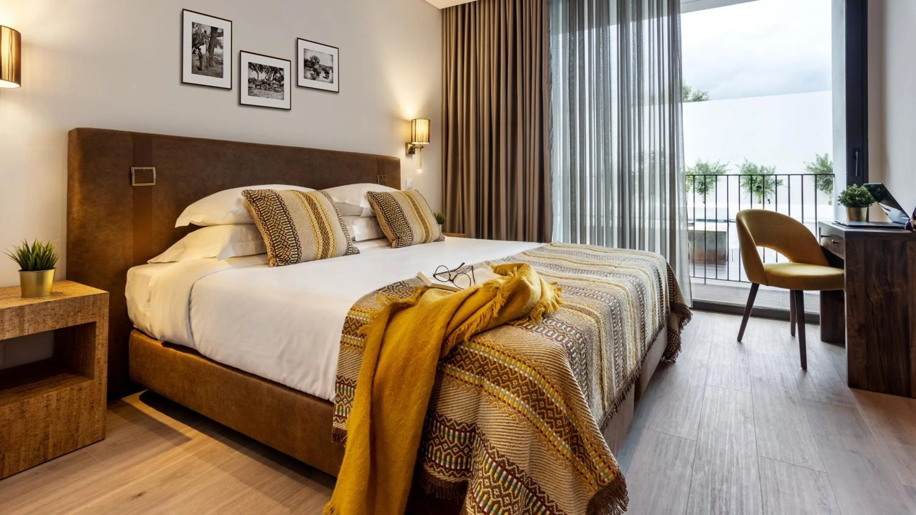 View (from property/room), Bed in Évora O Cante Hotel