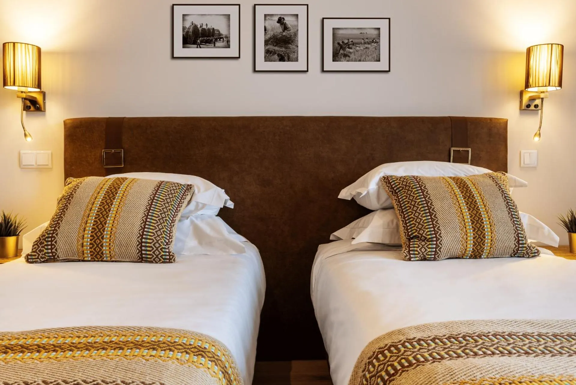 Bedroom, Bed in Évora O Cante Hotel