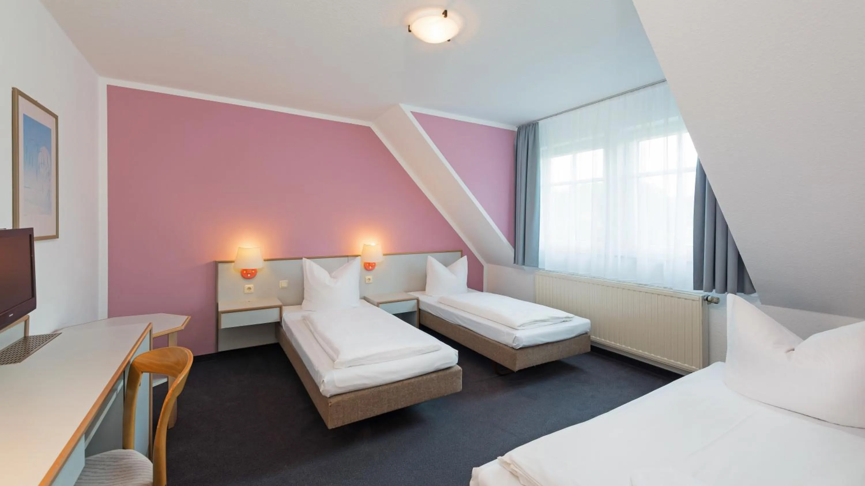 Photo of the whole room, Bed in Motel Hormersdorf