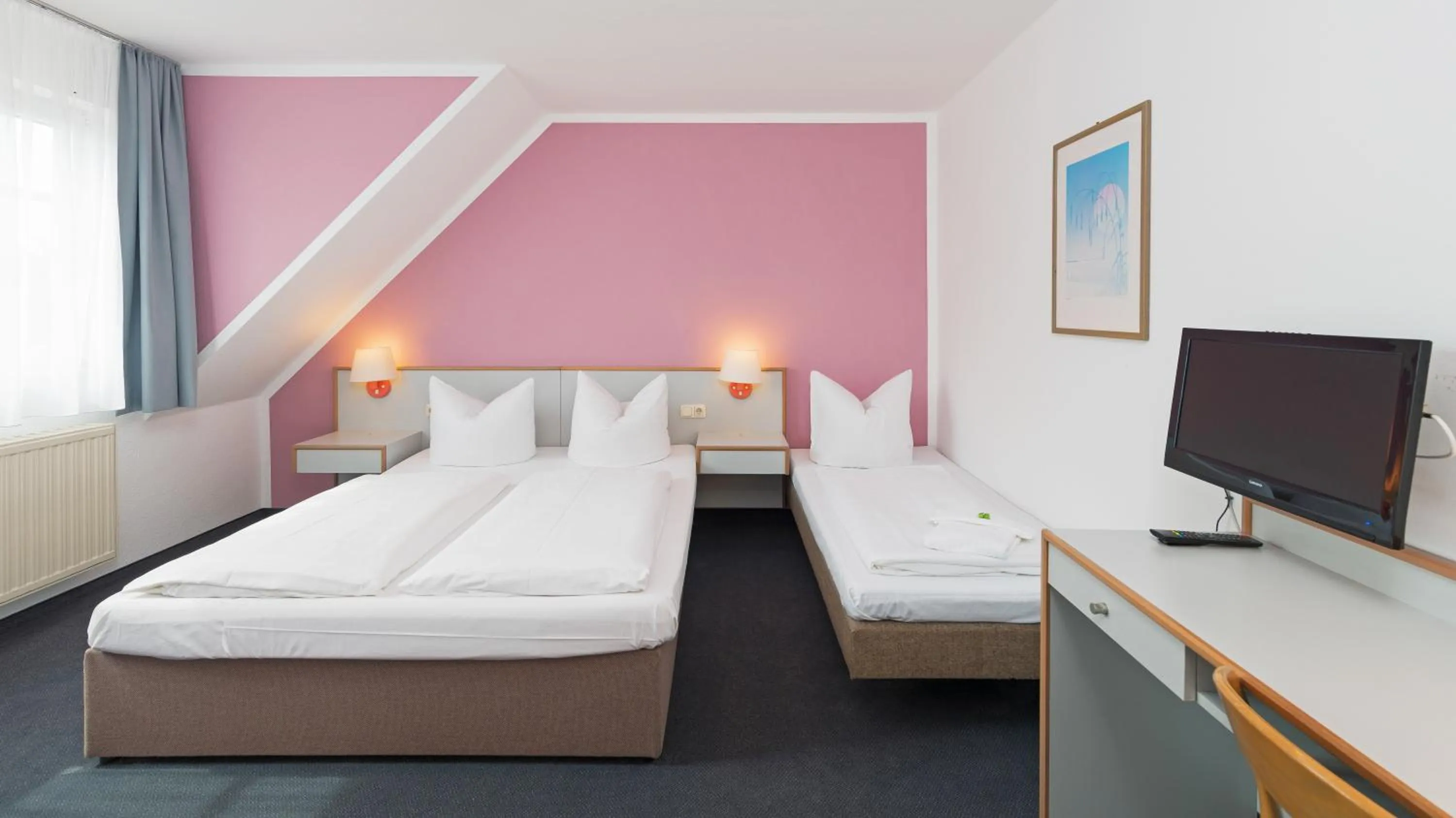 Photo of the whole room, Bed in Motel Hormersdorf