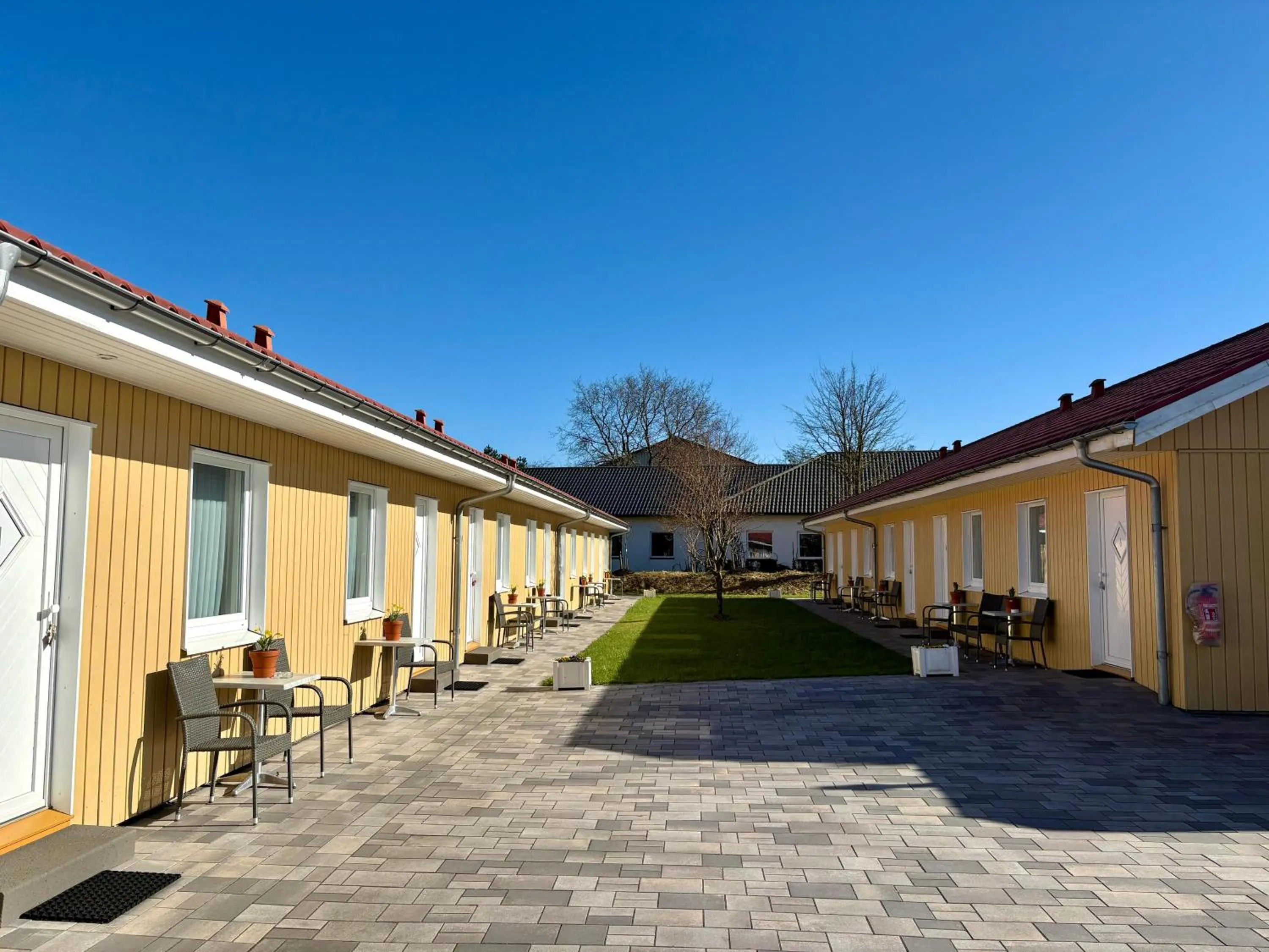 Property building in Ellen Hotel