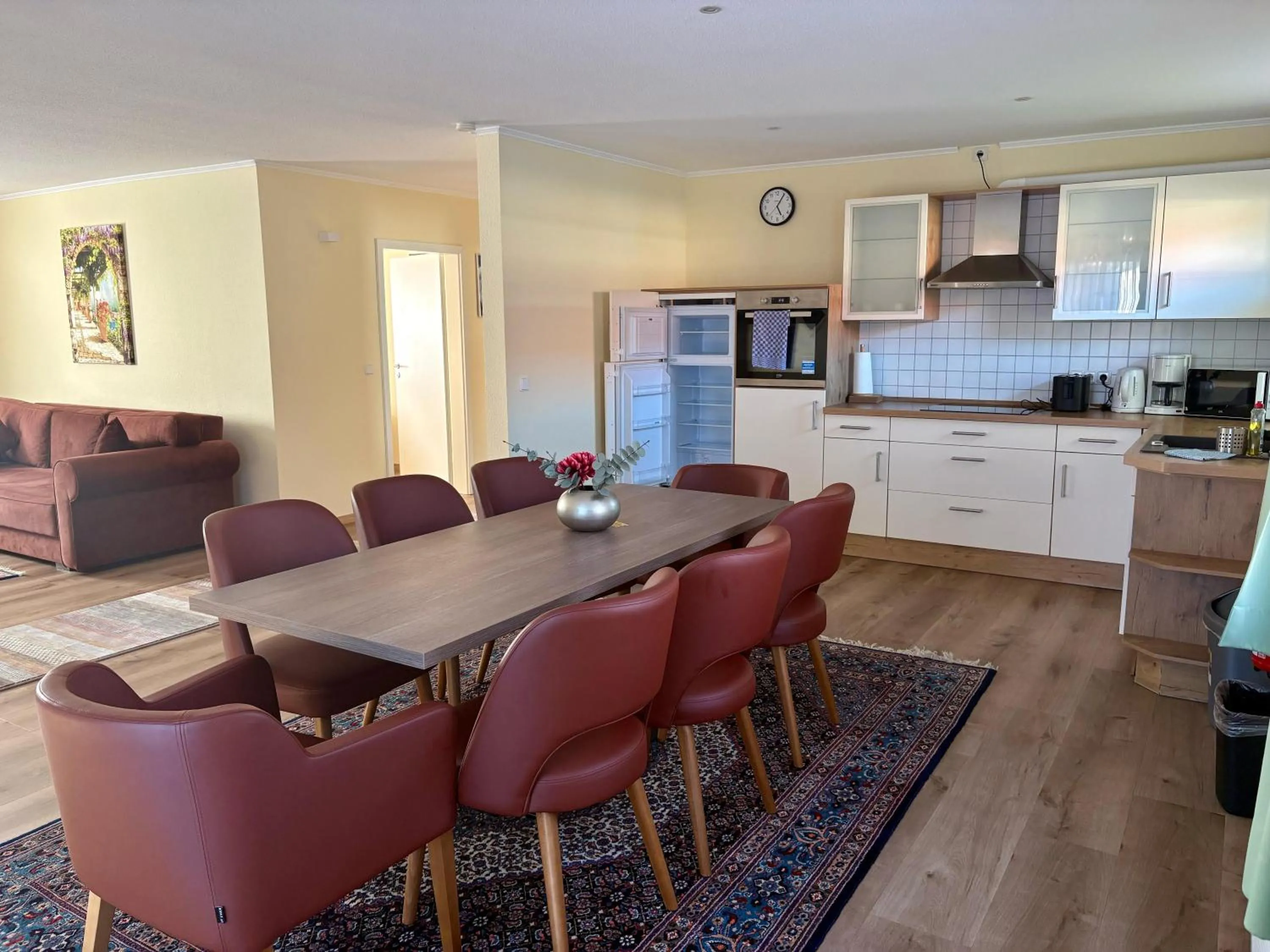 Dining area in Ellen Hotel