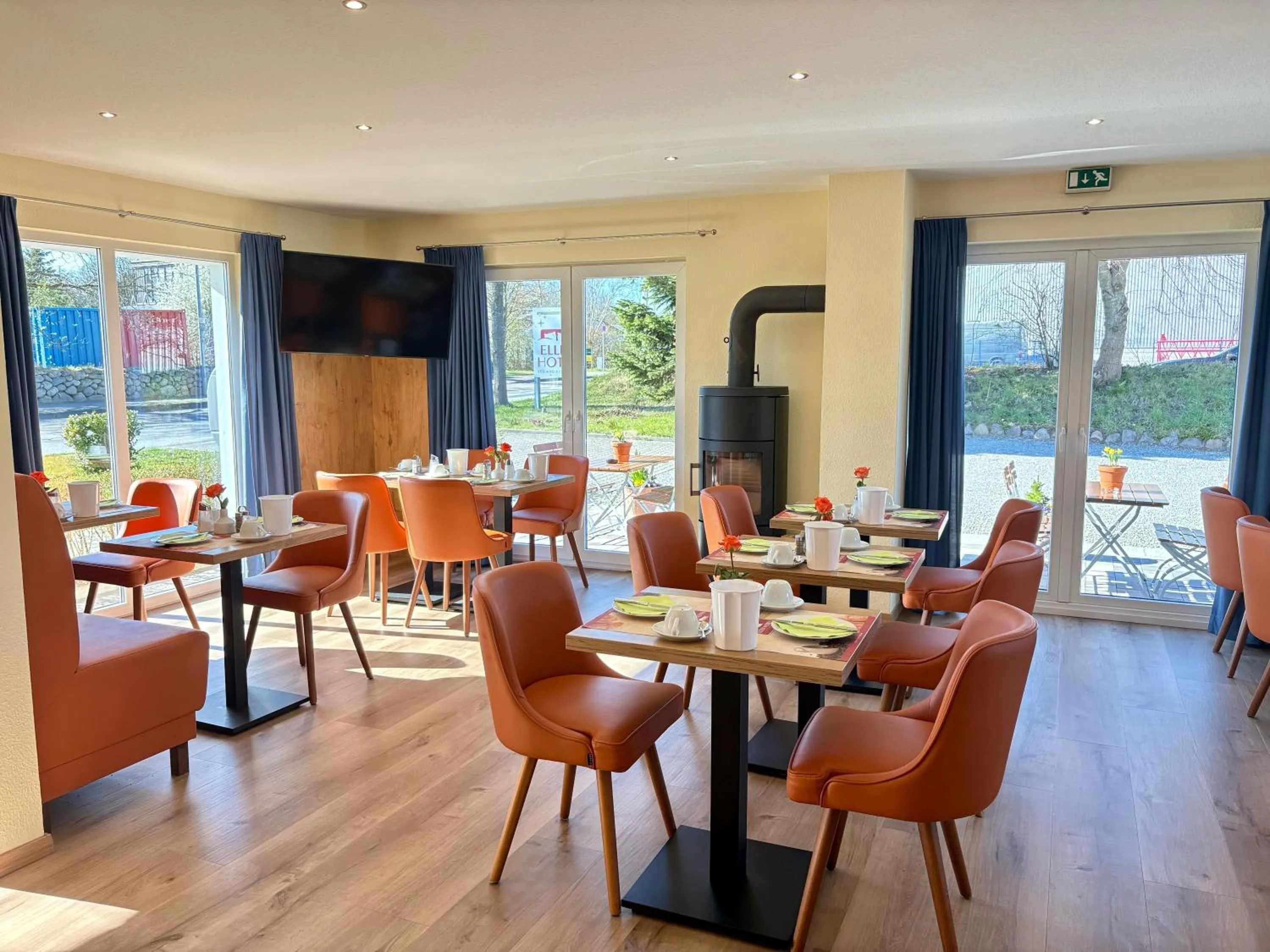 Breakfast in Ellen Hotel