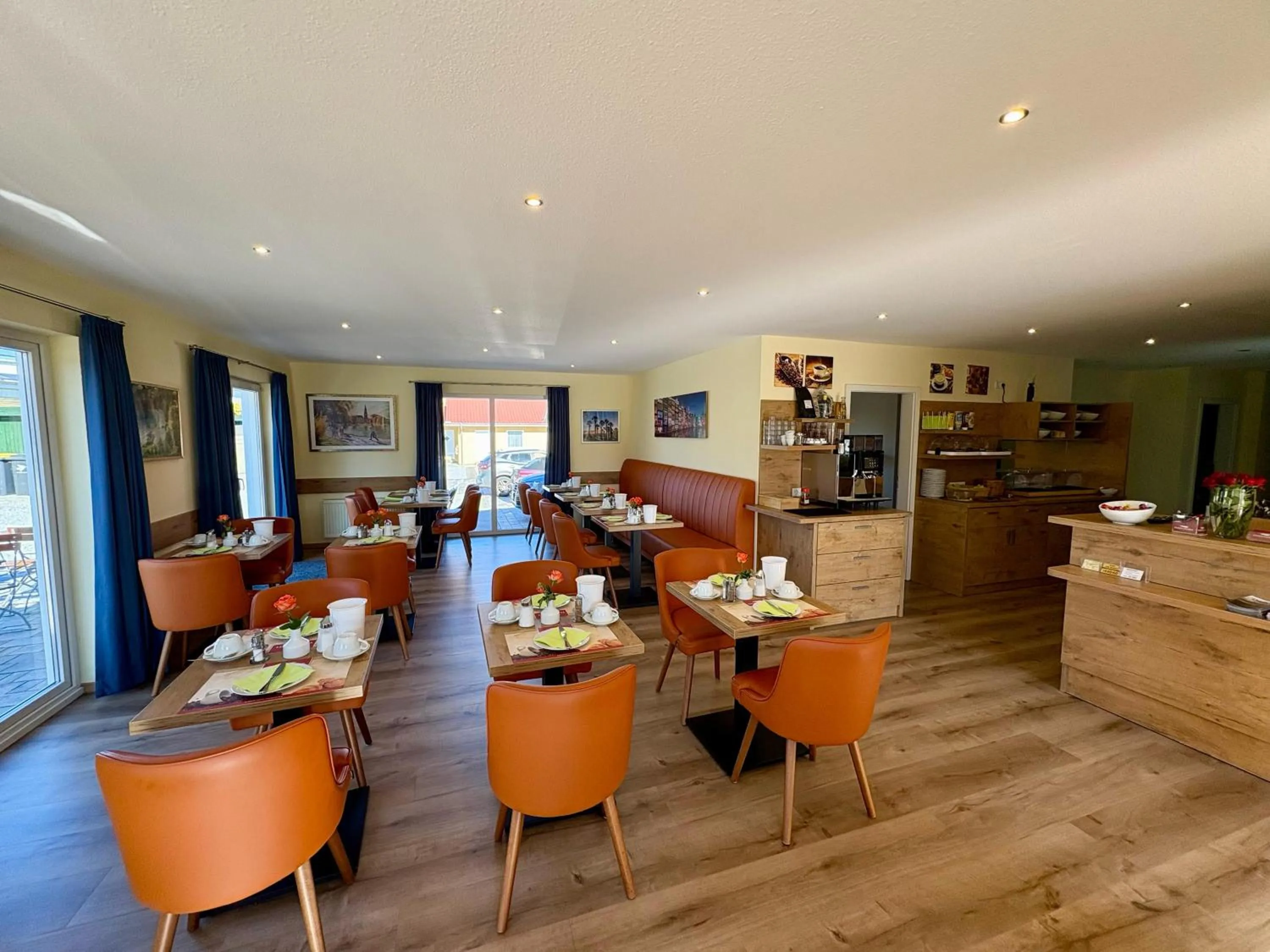 Buffet breakfast in Ellen Hotel