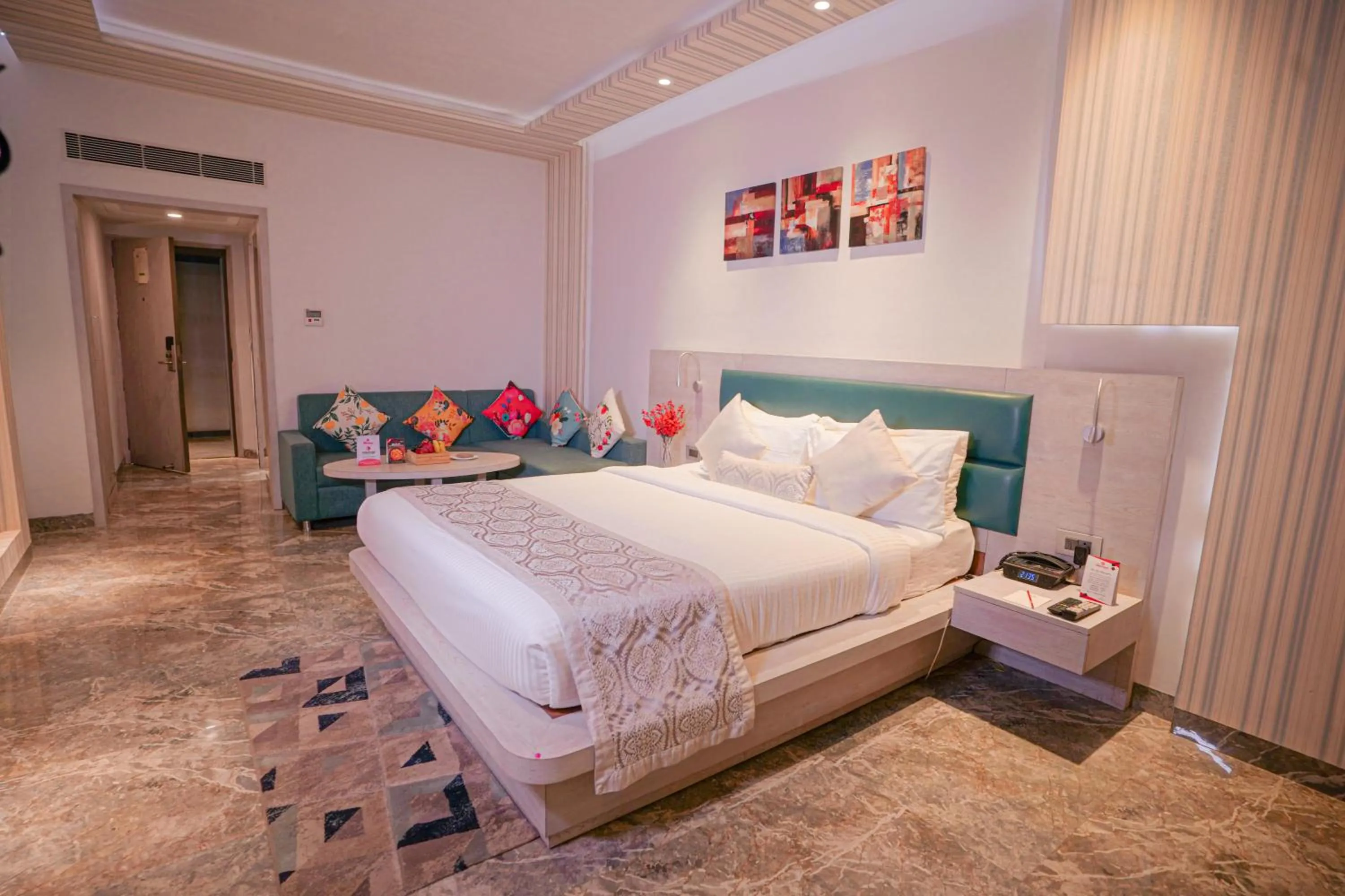 Bed in Hotel Swarn Towers