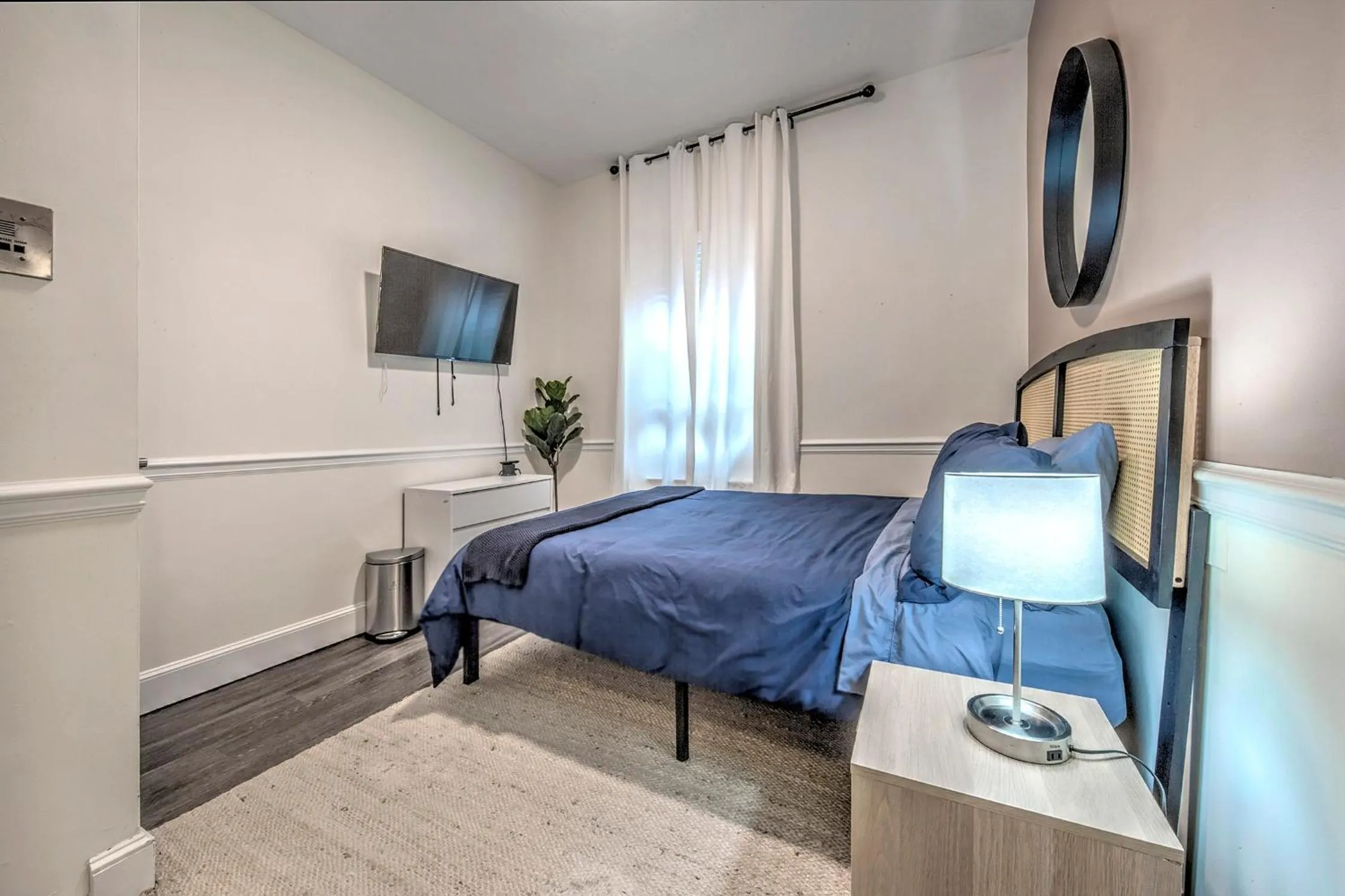 Bedroom, Bed in Good Hotels Boston