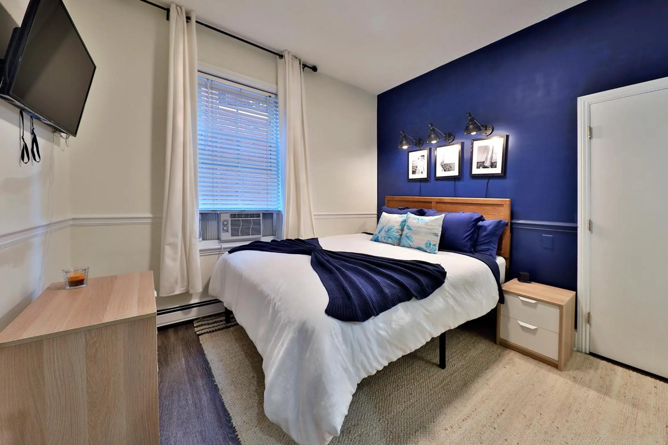 Bedroom, Bed in Good Hotels Boston