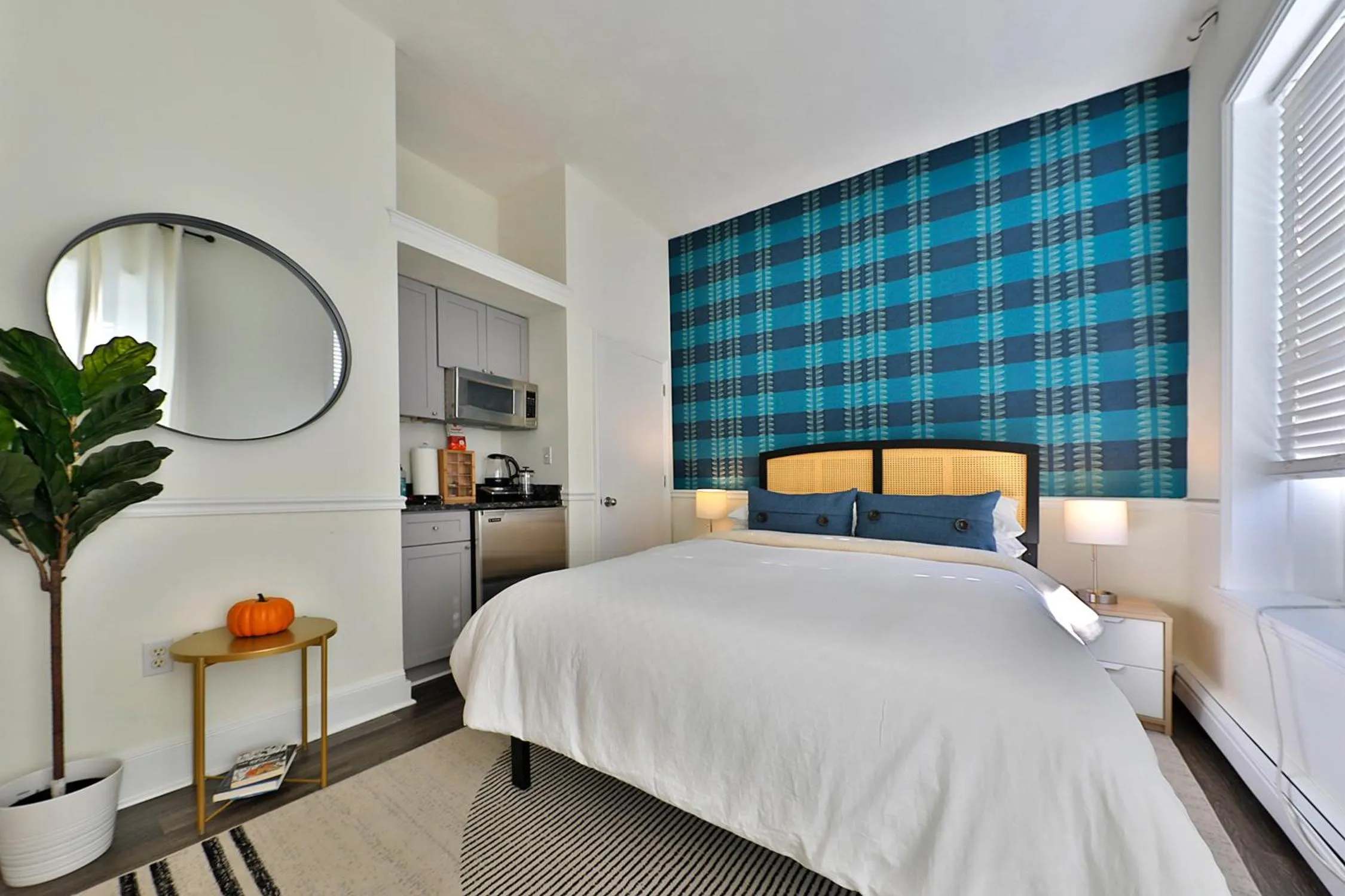 Bedroom, Bed in Good Hotels Boston