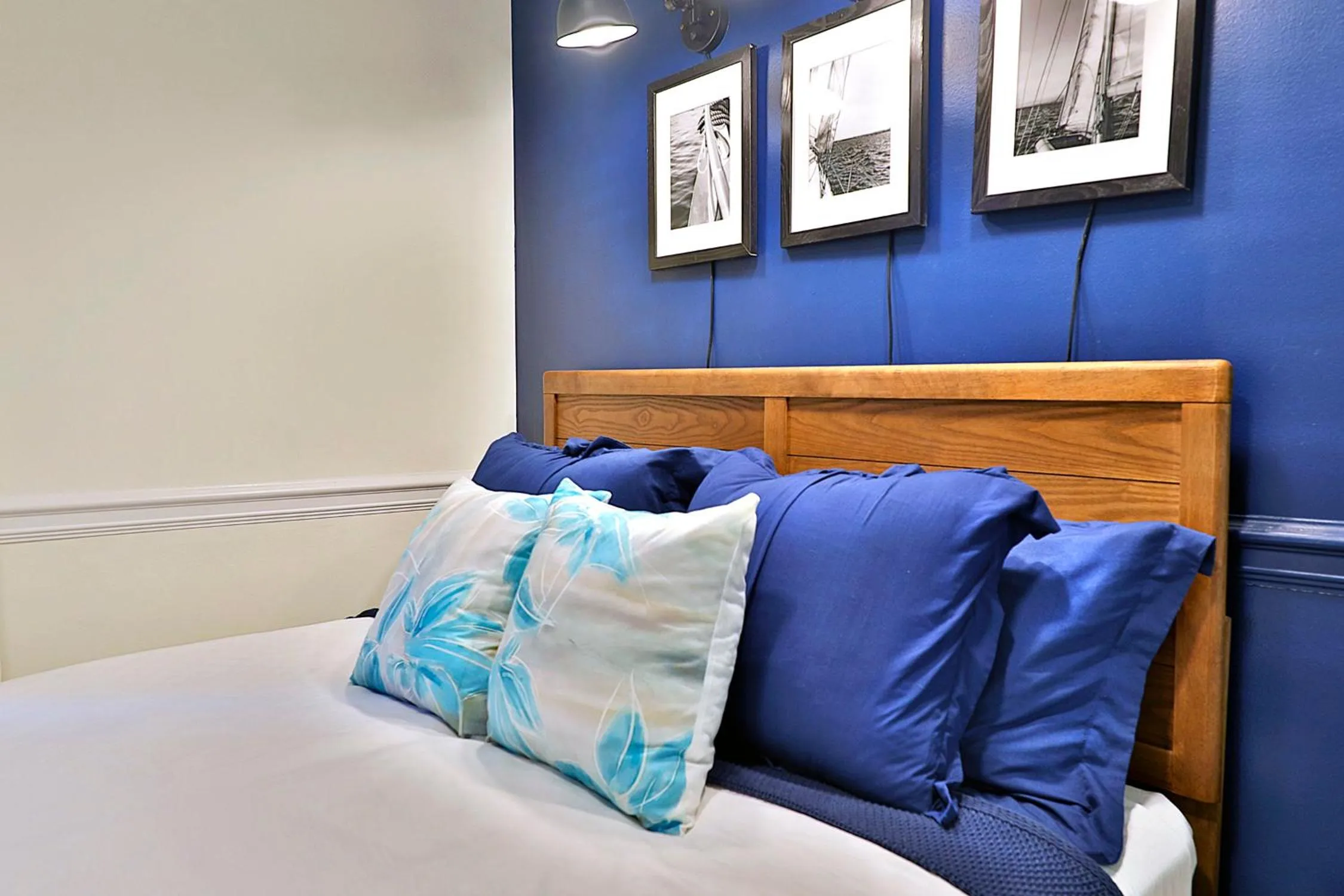 Bedroom, Bed in Good Hotels Boston