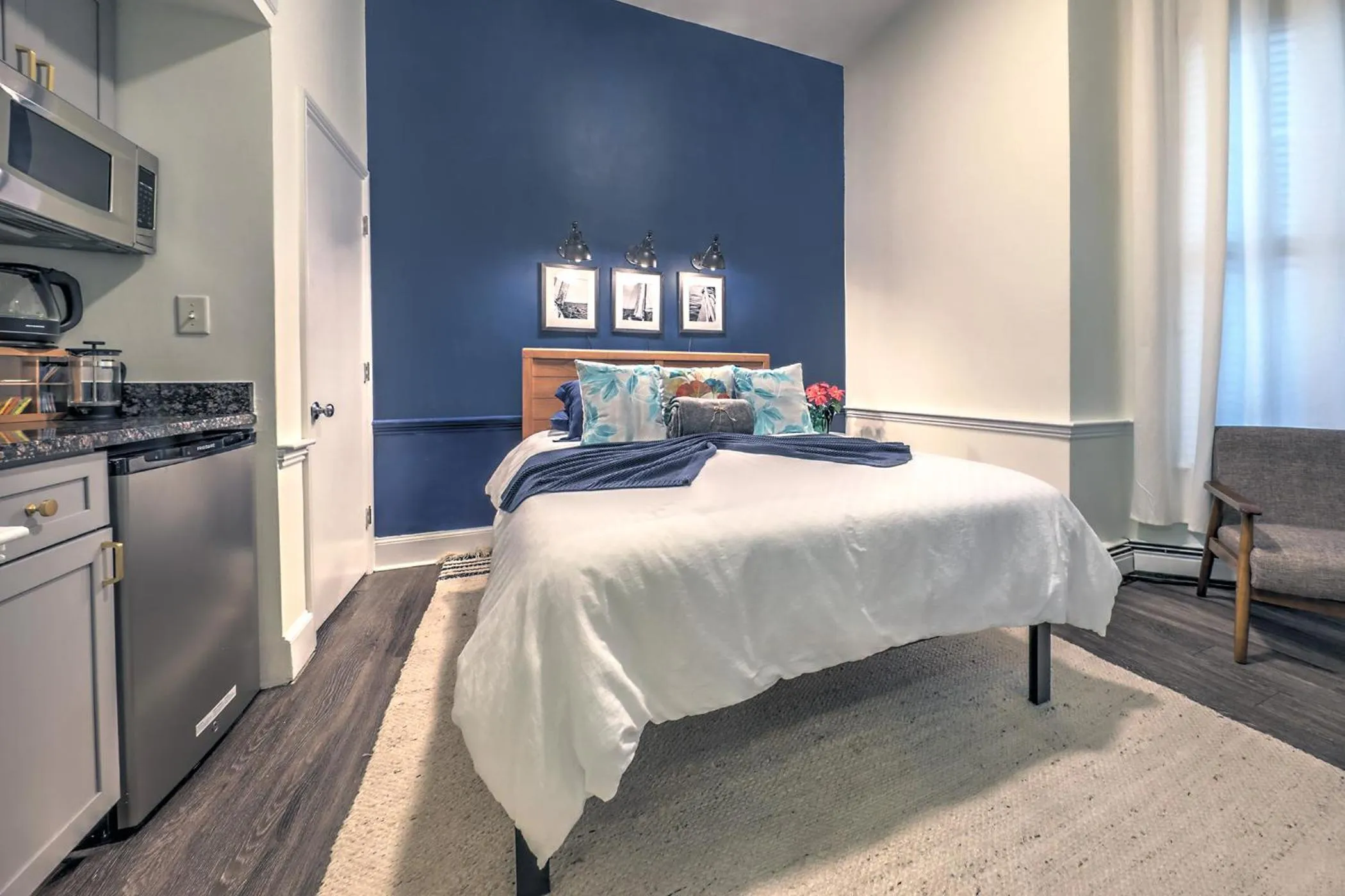 Photo of the whole room, Bed in Good Hotels Boston