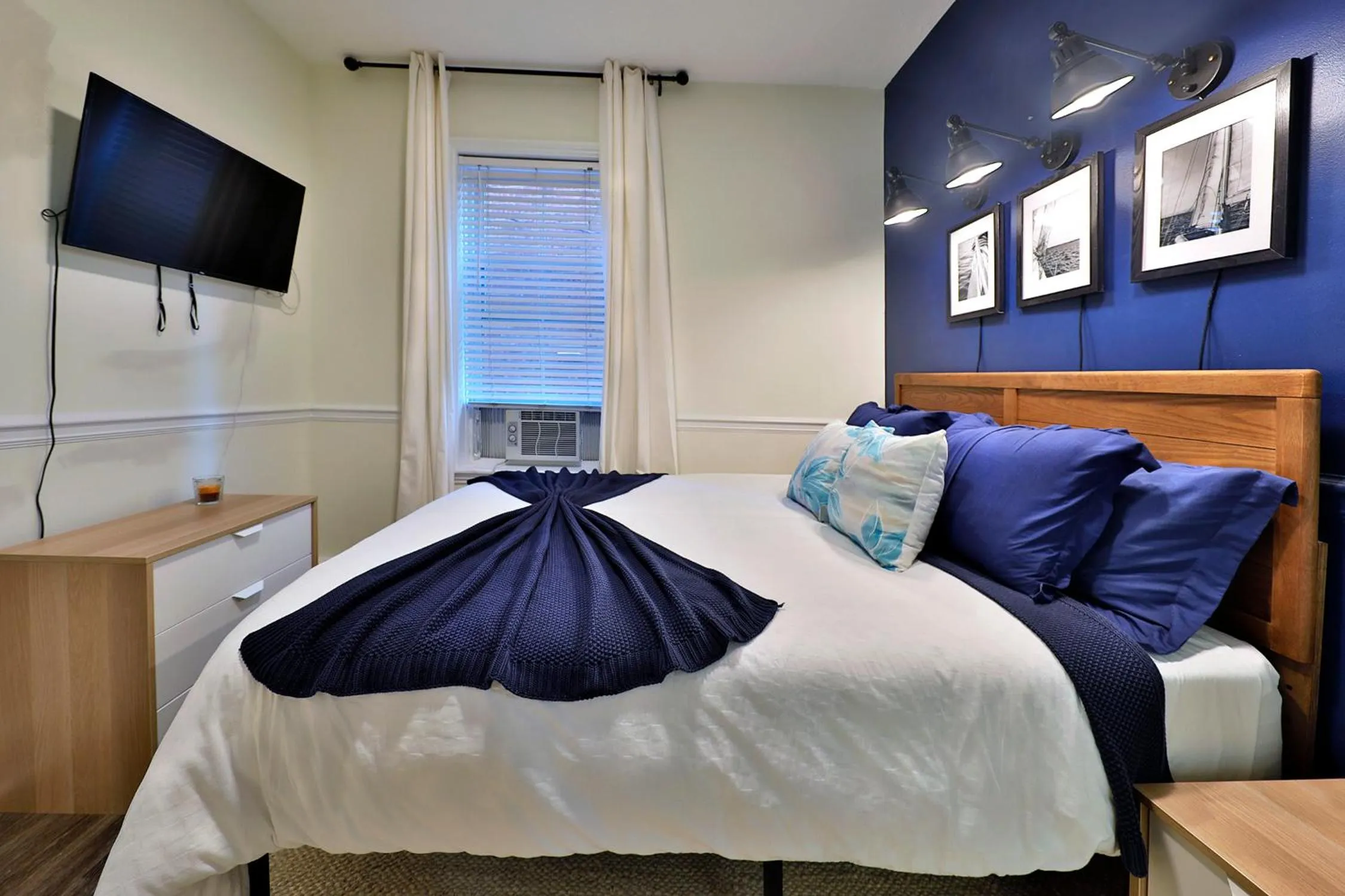 Bedroom, Bed in Good Hotels Boston