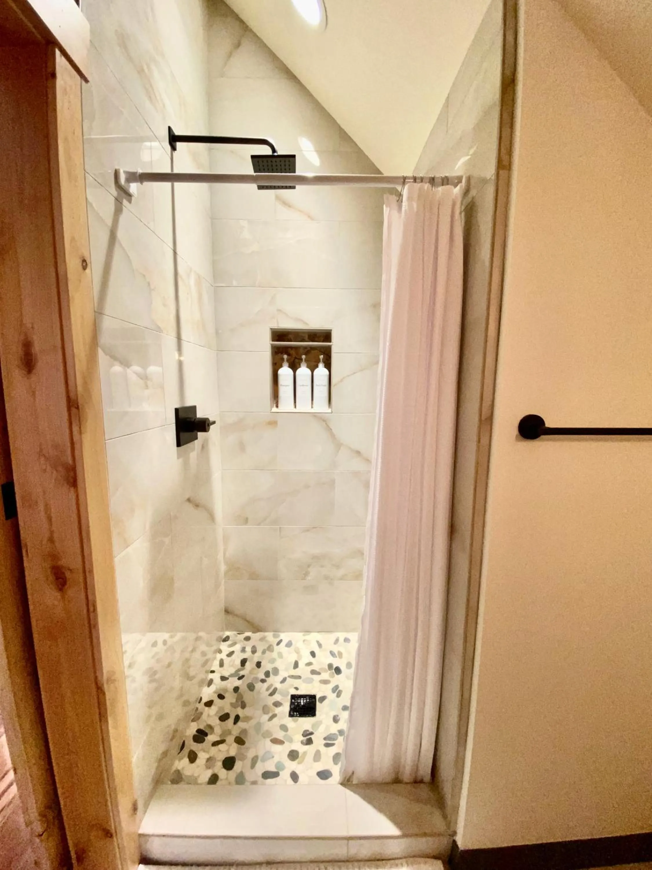 Shower in The Cascade Chalet - Leavenworth