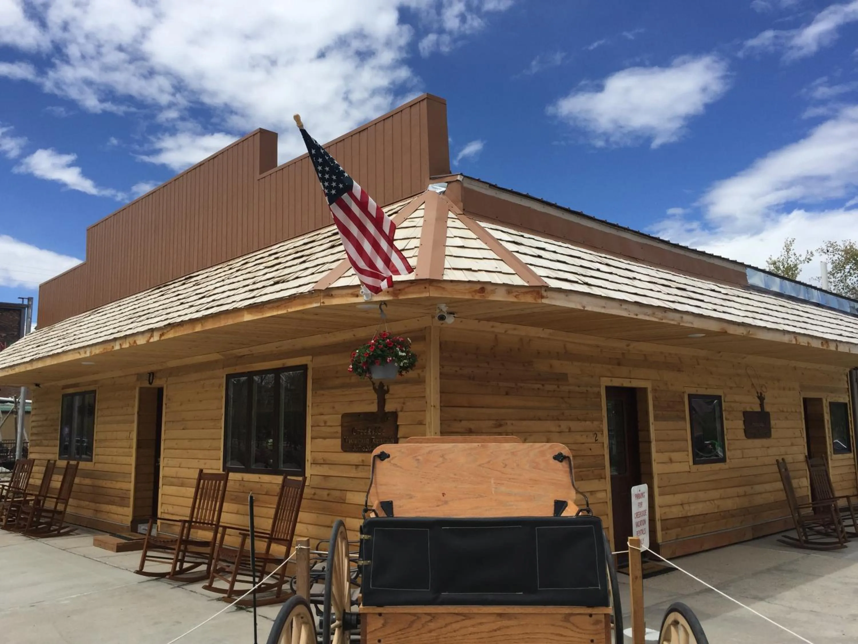 Creekside Downtown Vacation Suites, Only Adults 25 or older