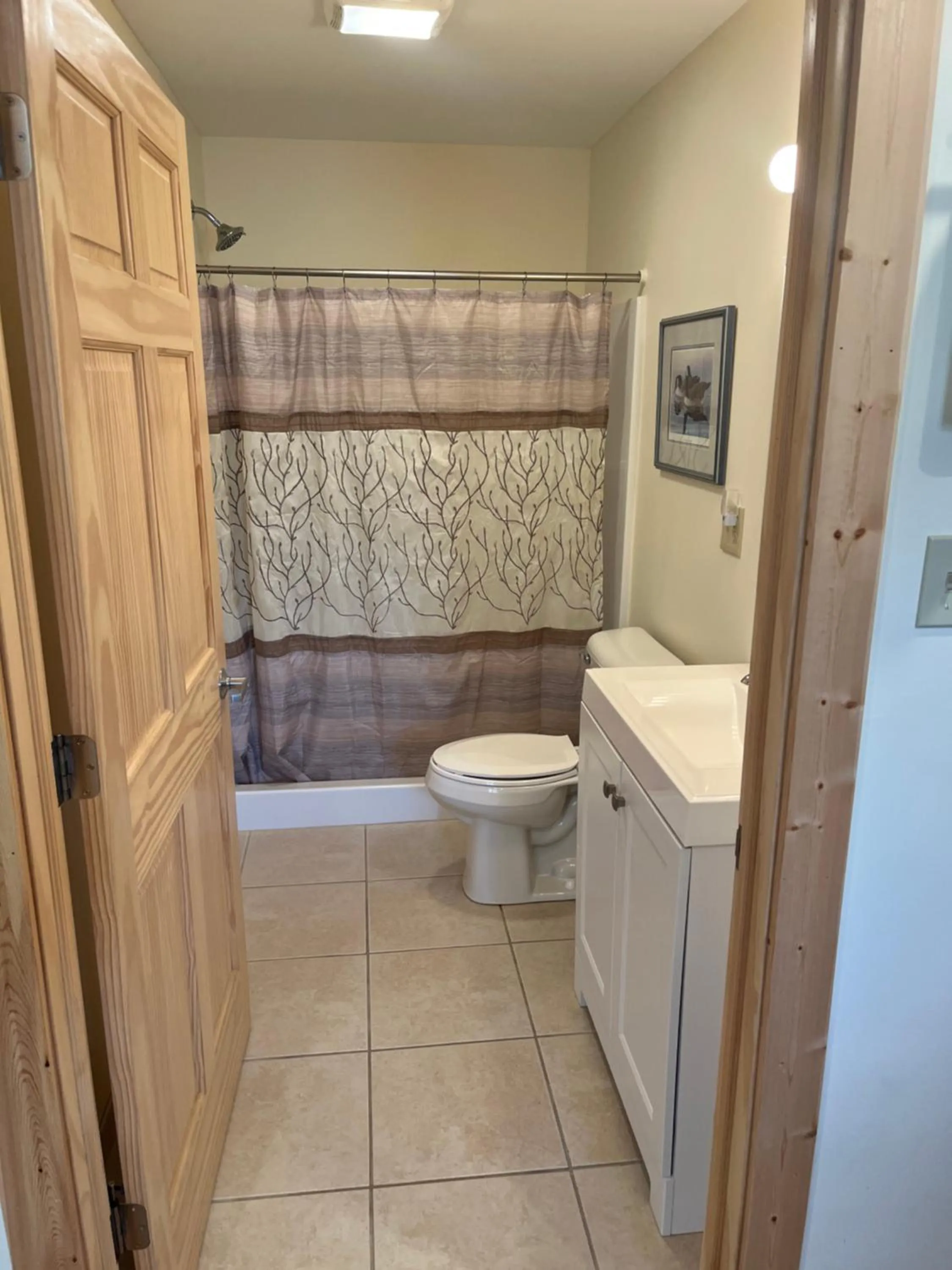 Creekside Downtown Vacation Suites, Only Adults 25 or older