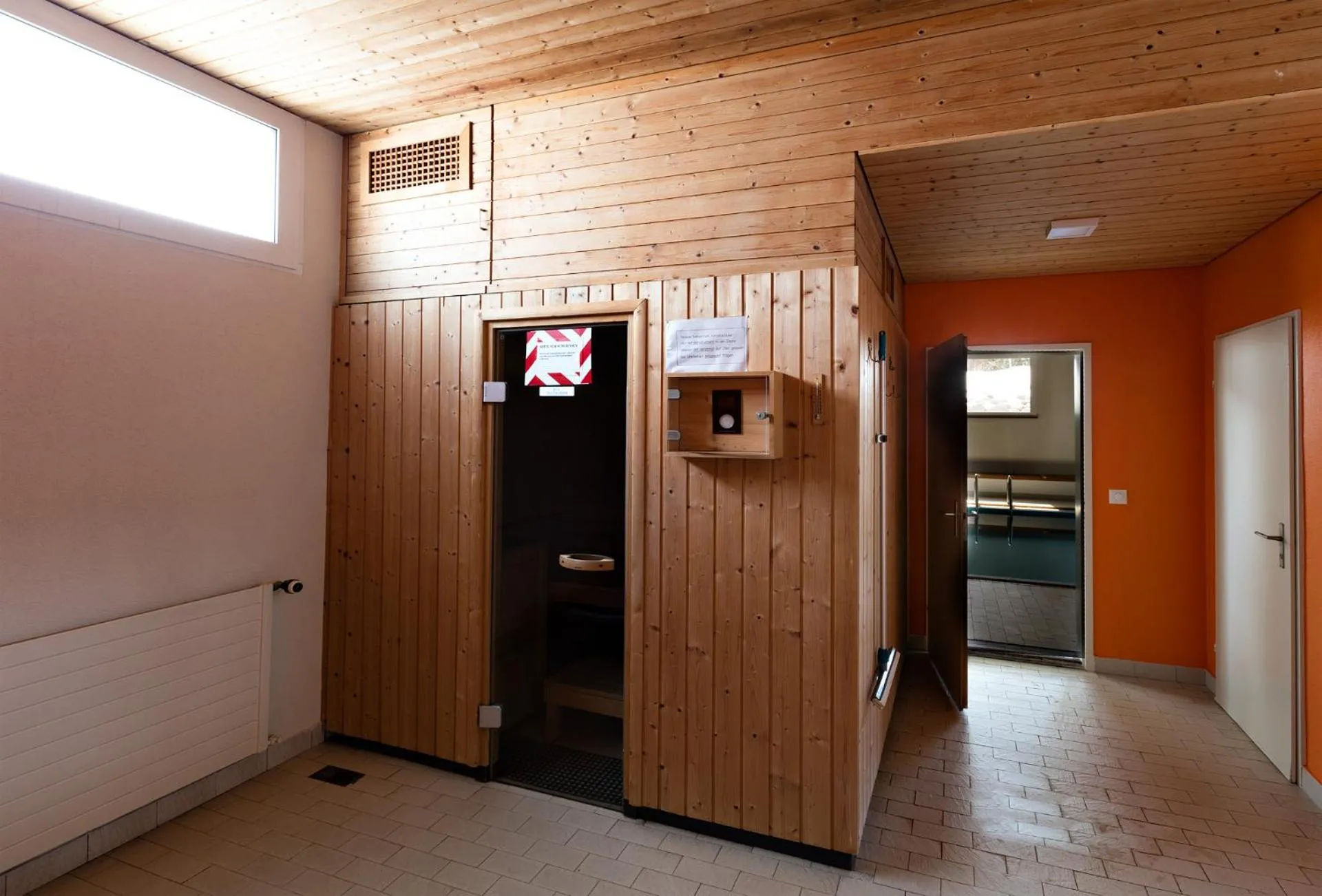 New Premium Studio with eFireplace, Pool & Sauna