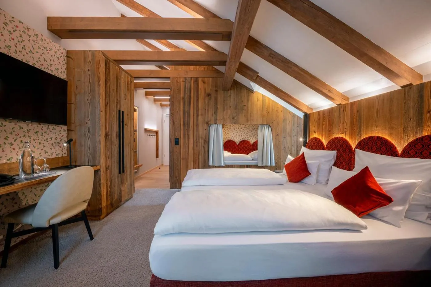 Photo of the whole room, Bed in Hotel Schäfflerwirt