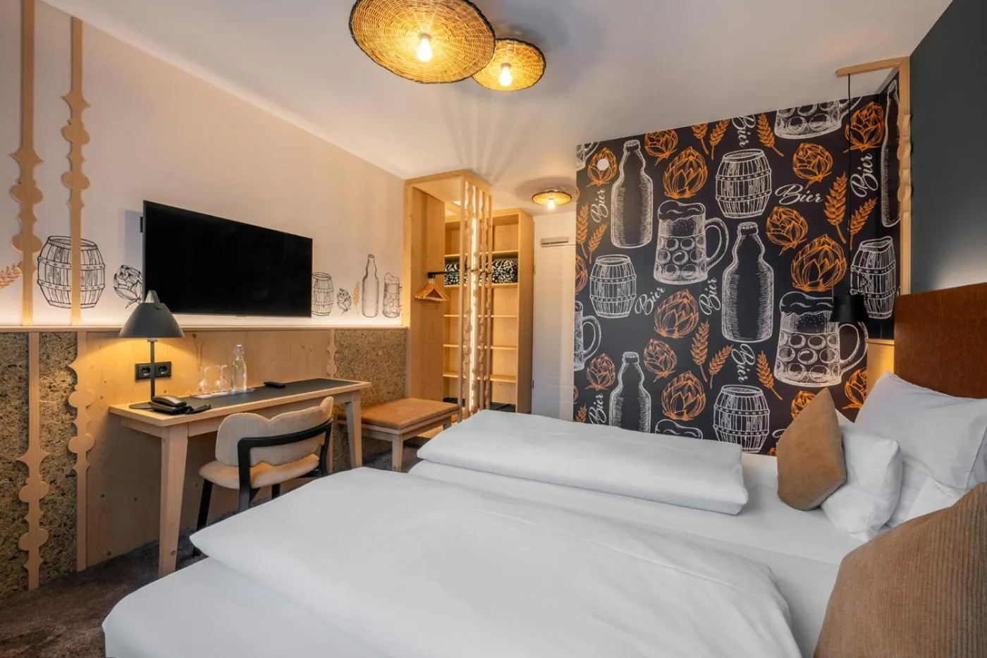 Photo of the whole room, Bed in Hotel Schäfflerwirt