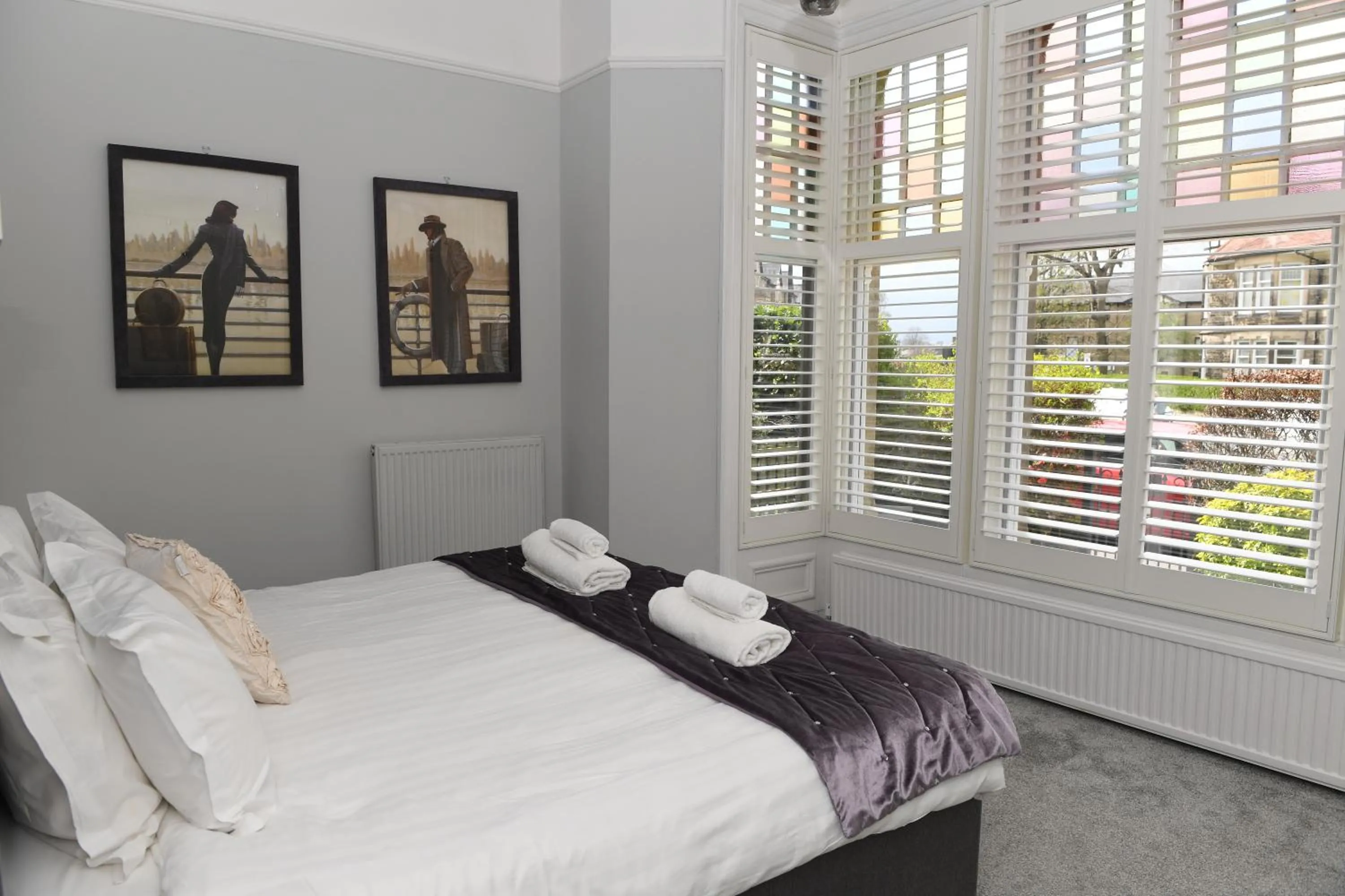 Bed in Courtyard Mews - 2 large en suite bedrooms, Garden - Harrogate Holiday Apartments