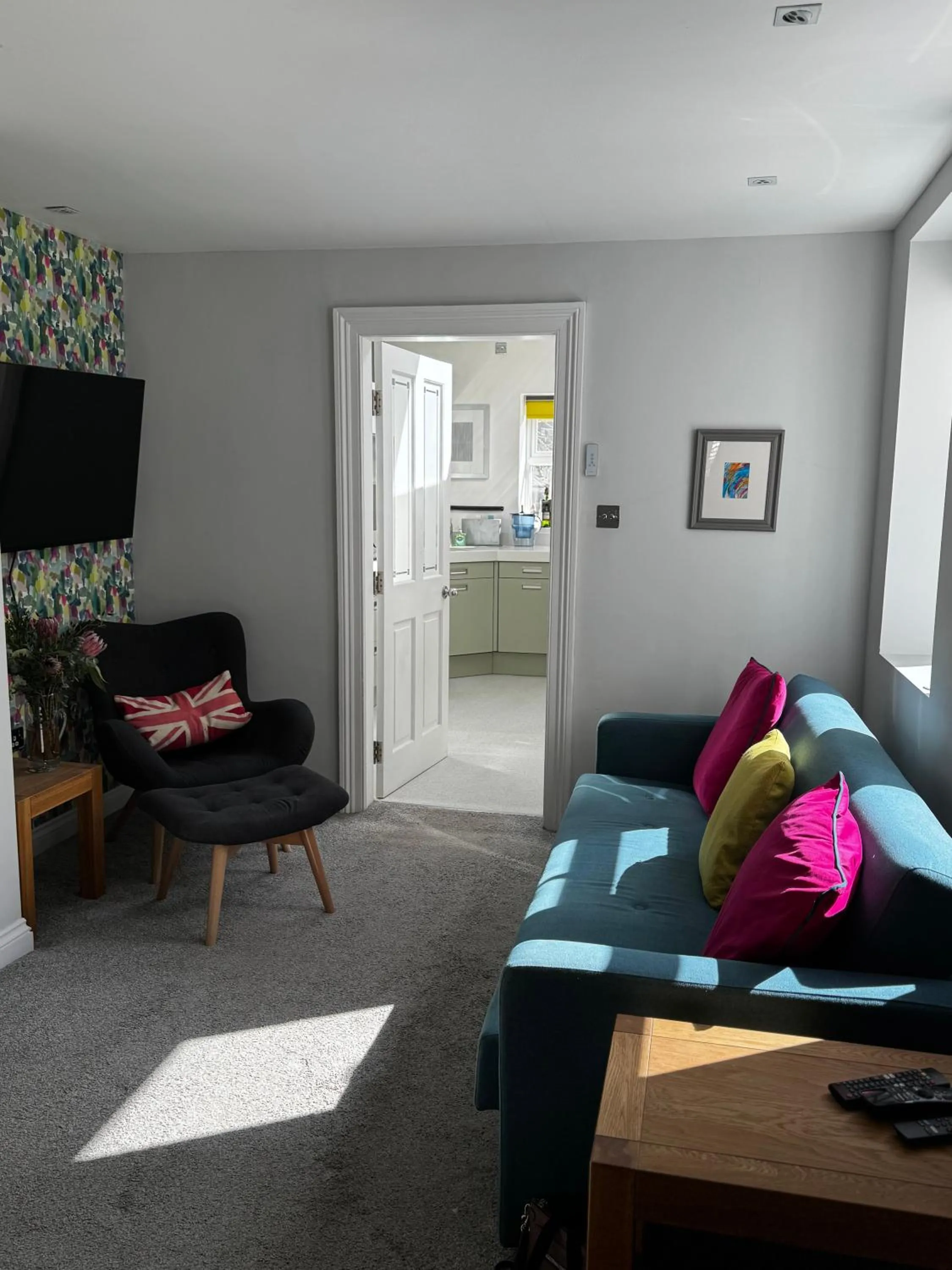 Courtyard Mews - 2 large en suite bedrooms, Garden - Harrogate Holiday Apartments