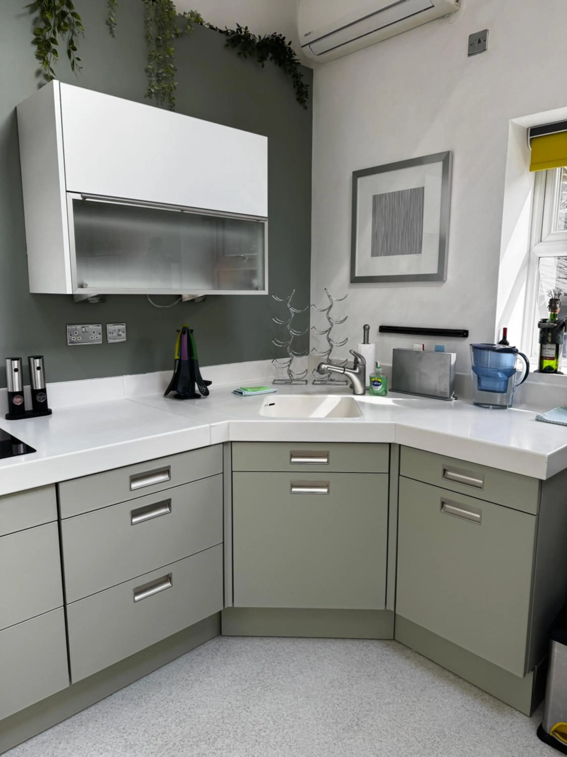 Courtyard Mews - 2 large en suite bedrooms, Garden - Harrogate Holiday Apartments