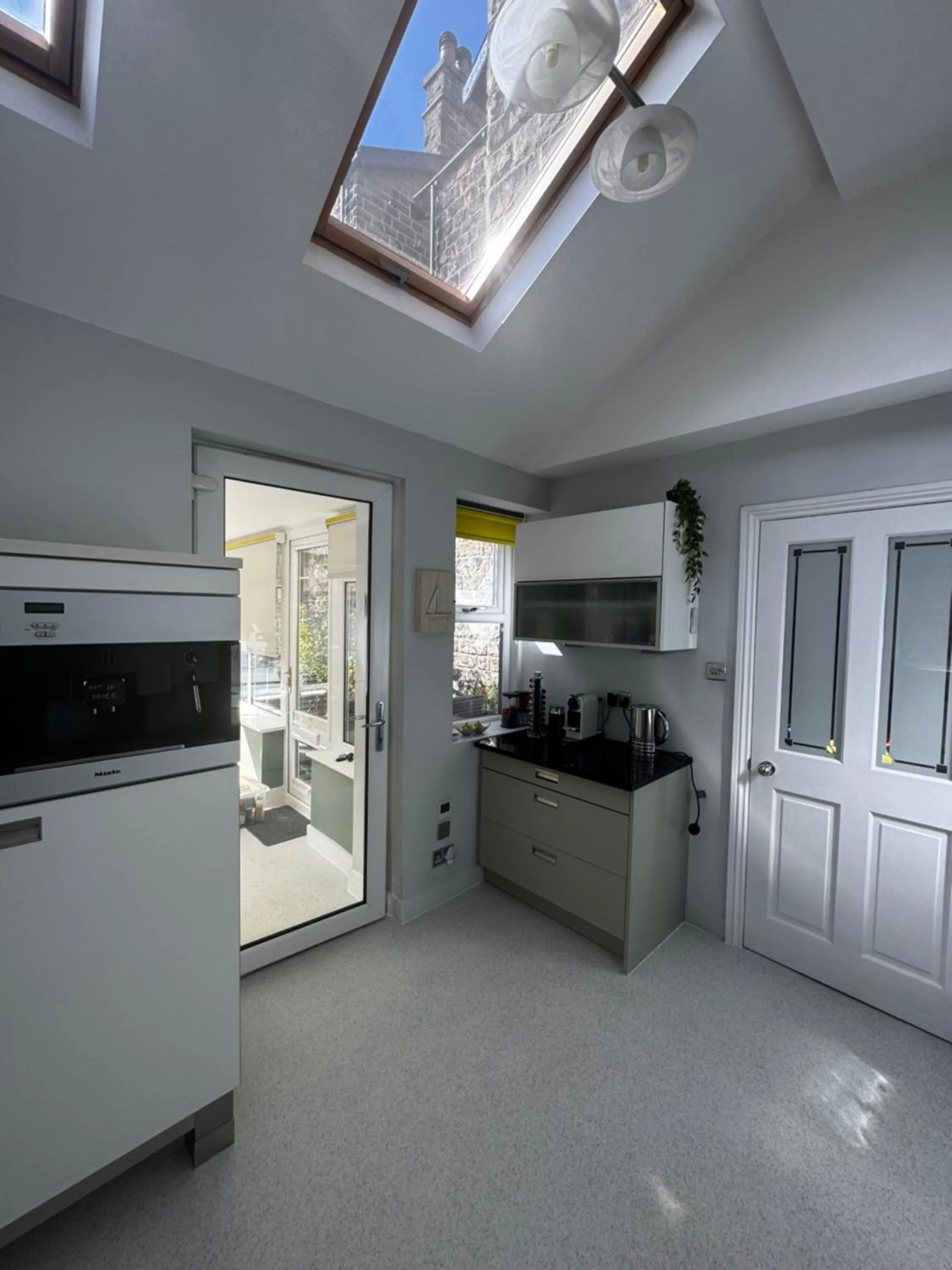 Courtyard Mews - 2 large en suite bedrooms, Garden - Harrogate Holiday Apartments