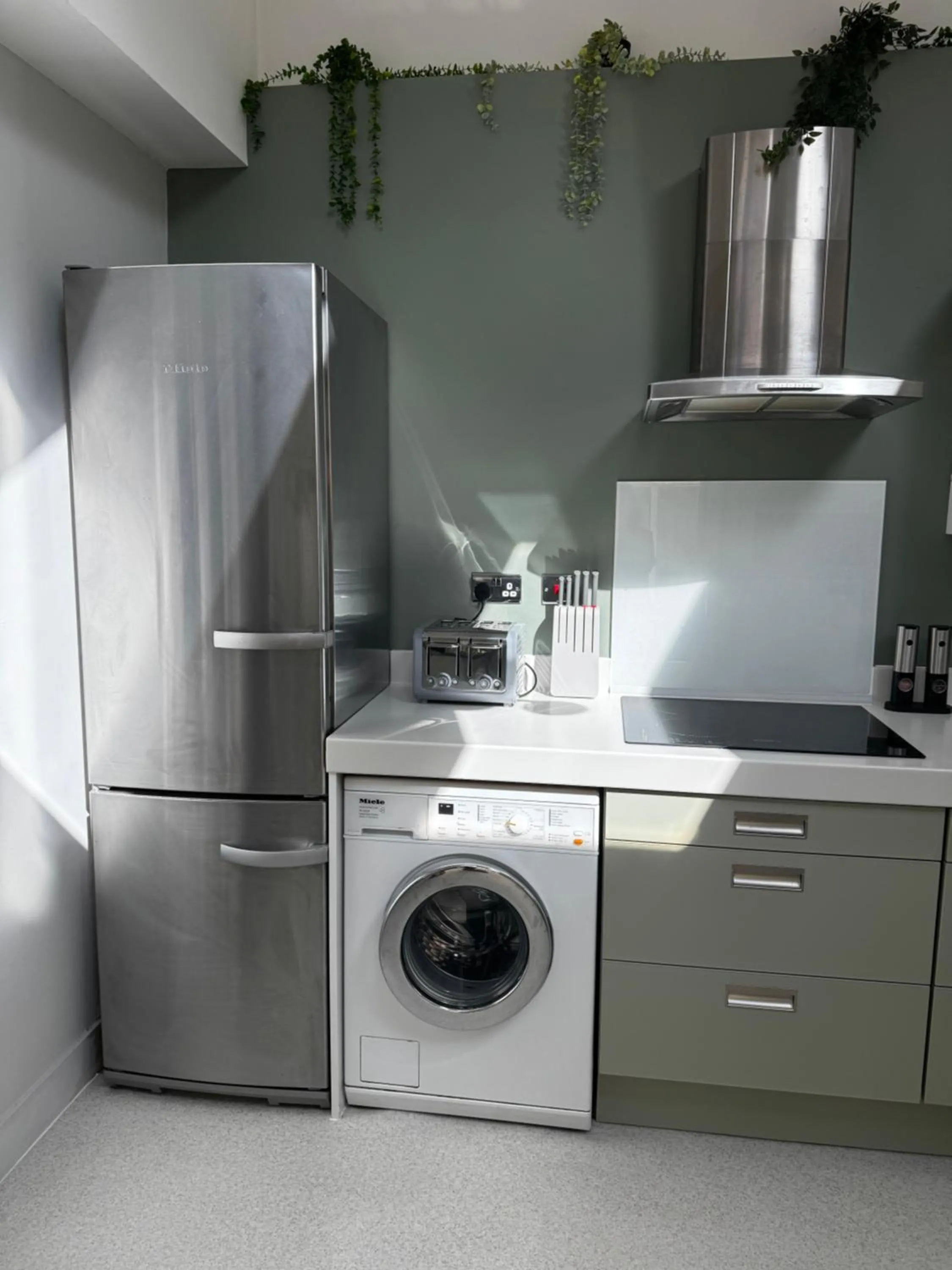 pet friendly in Courtyard Mews - 2 large en suite bedrooms, Garden - Harrogate Holiday Apartments