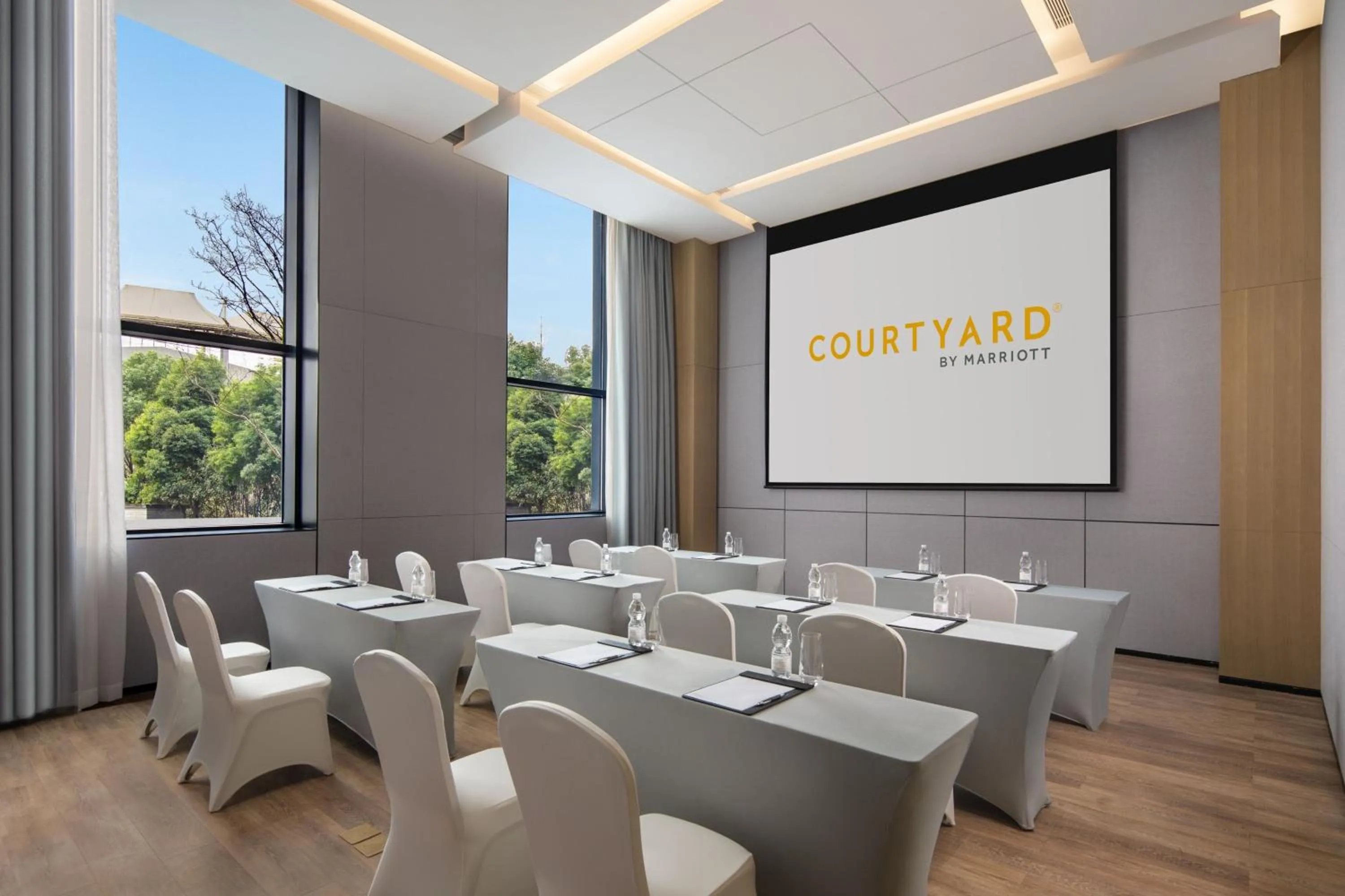 Meeting/conference room in Courtyard by Marriott Jiangyin