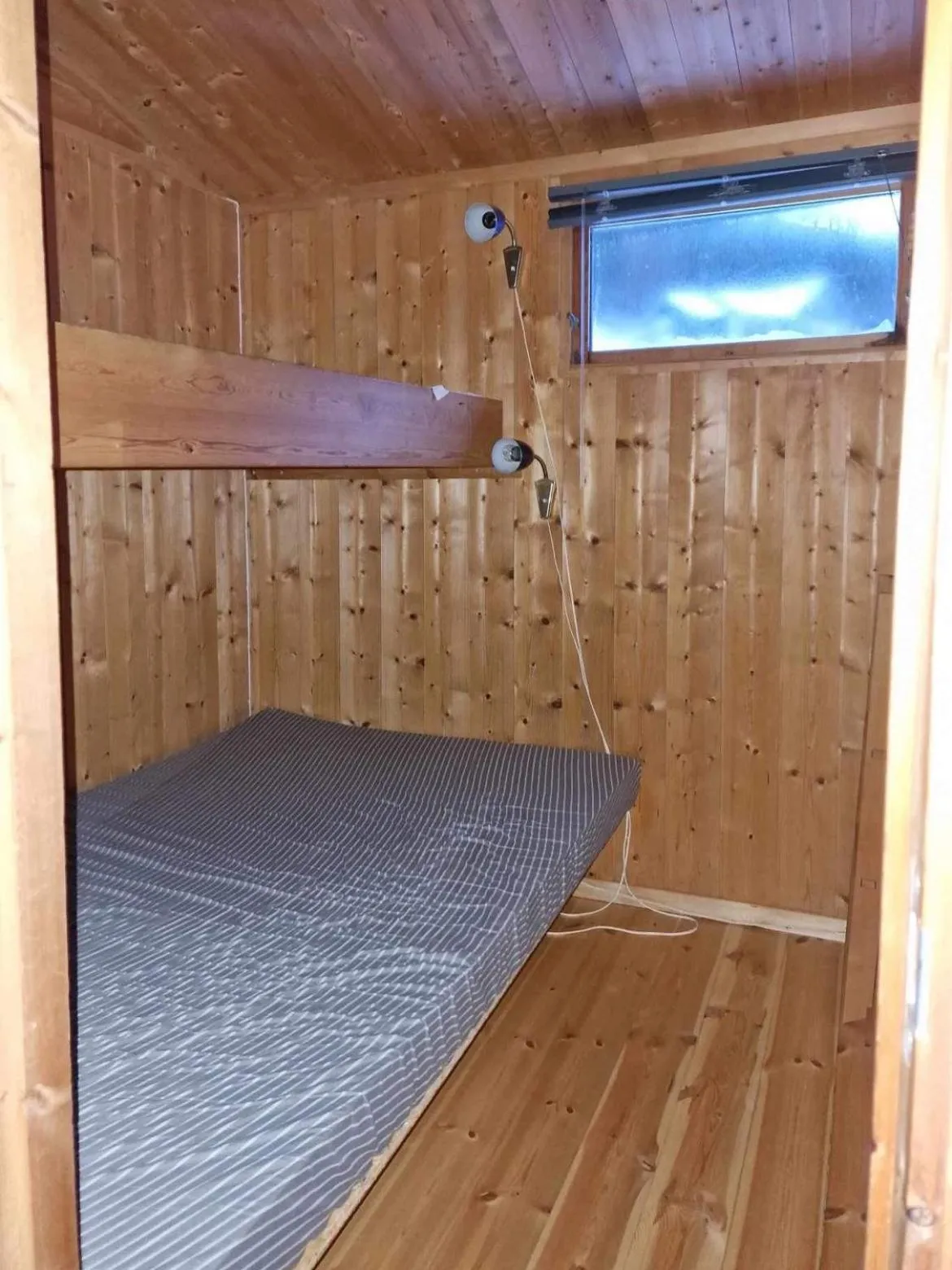 Lem Cabins