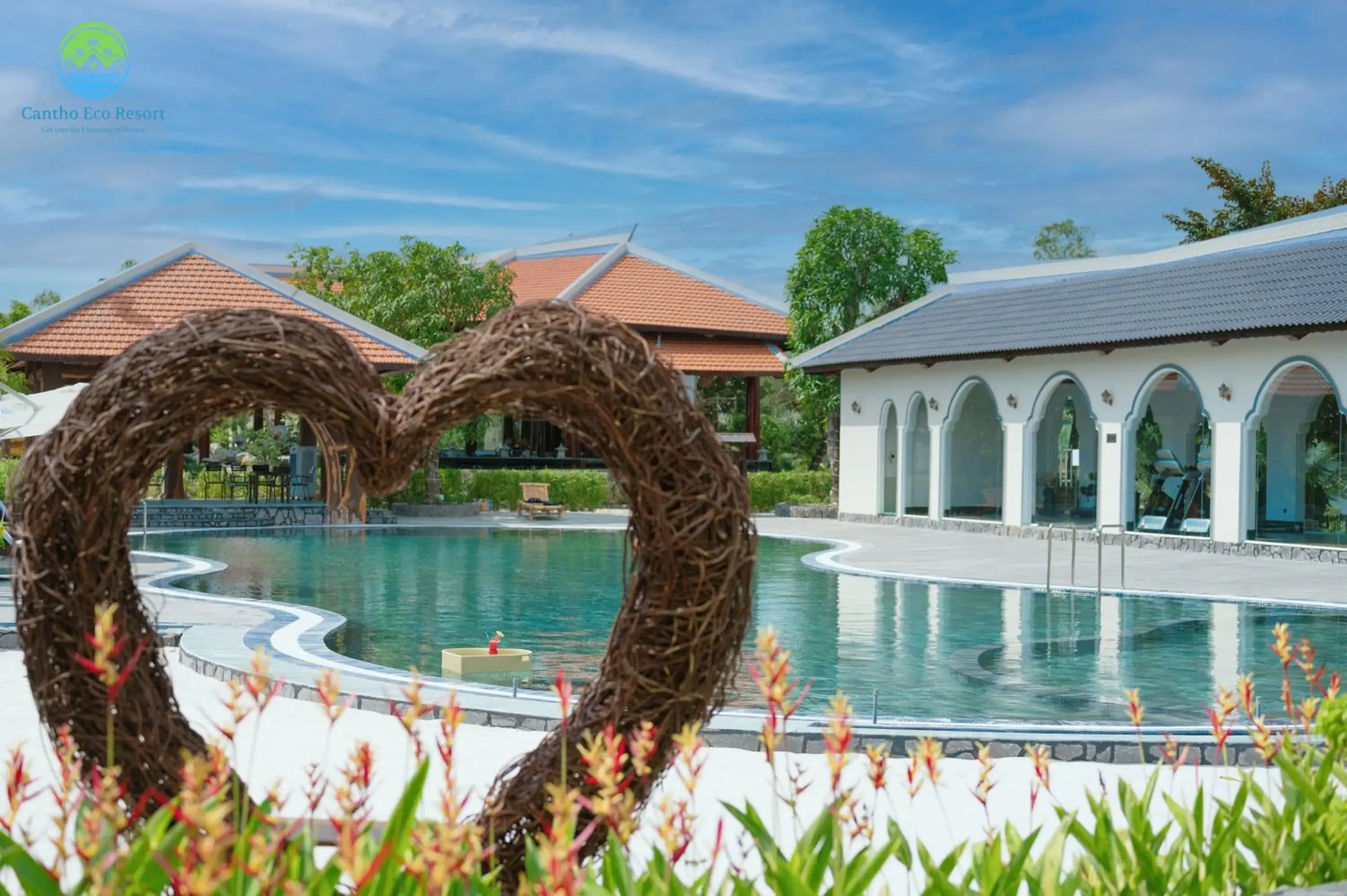 Swimming pool in Cantho Eco Resort Swimming pool in Cantho Eco Resort