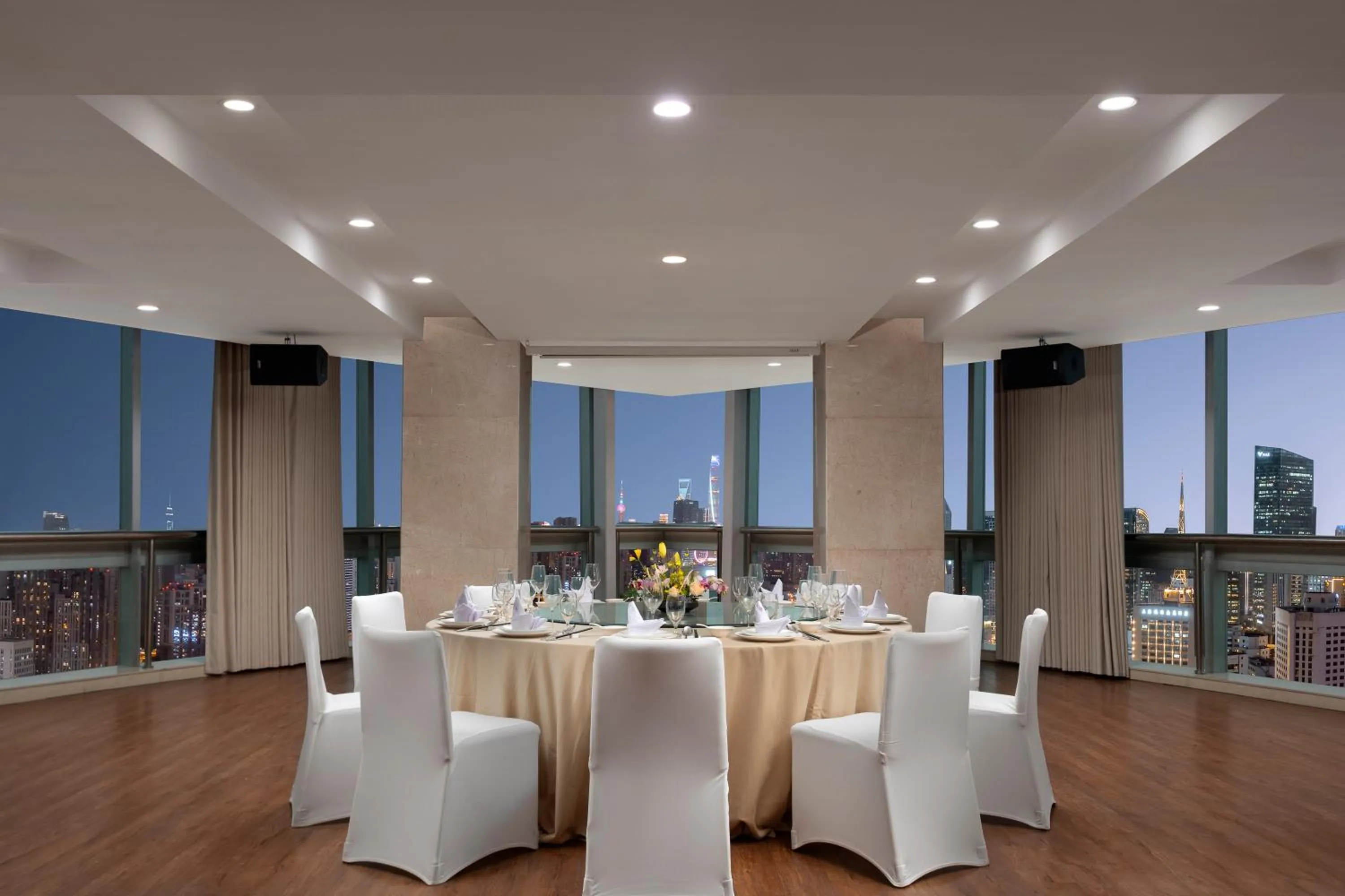 Banquet/Function facilities in Holiday Inn Express Zhabei Shanghai, an IHG Hotel