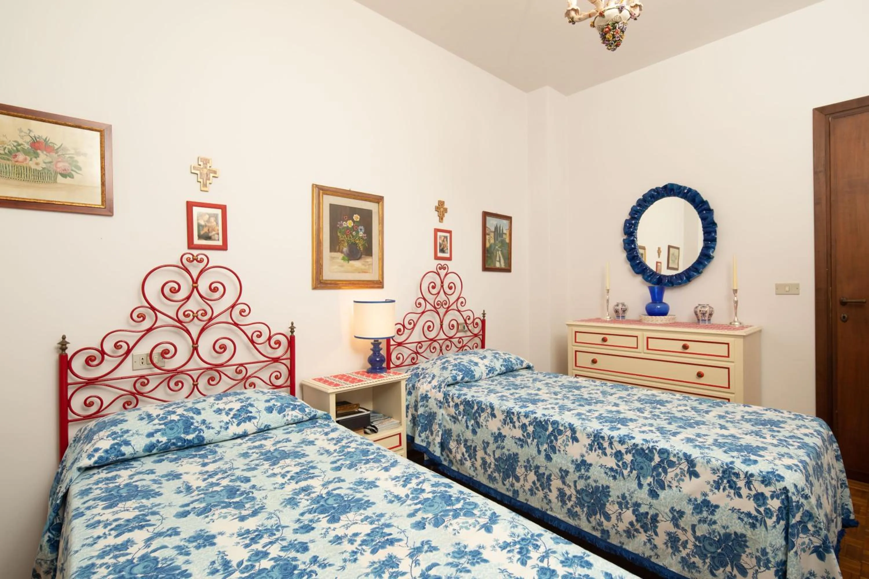 Photo of the whole room, Bed in Imperiale Apartment by Mmega