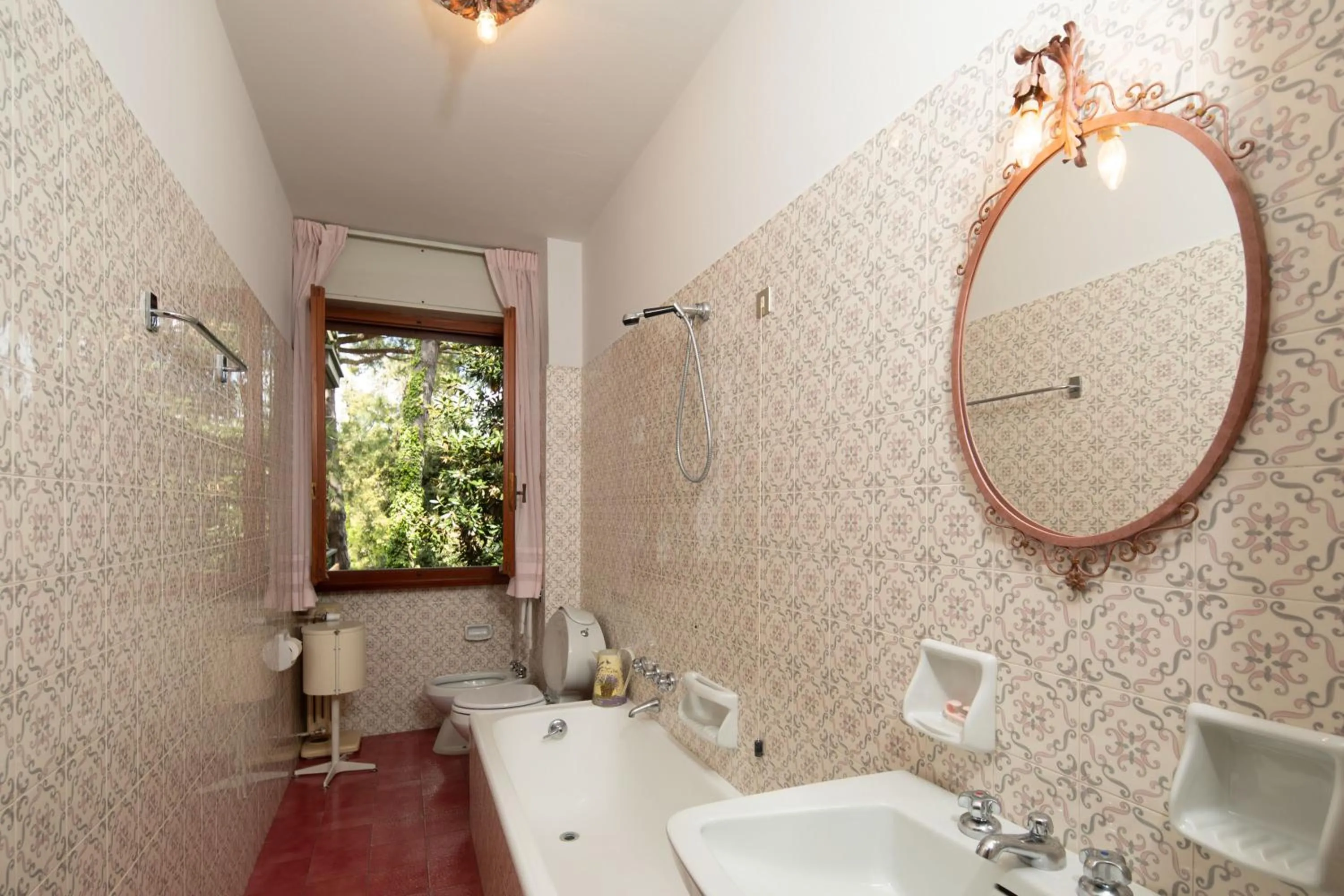 Bathroom in Imperiale Apartment by Mmega