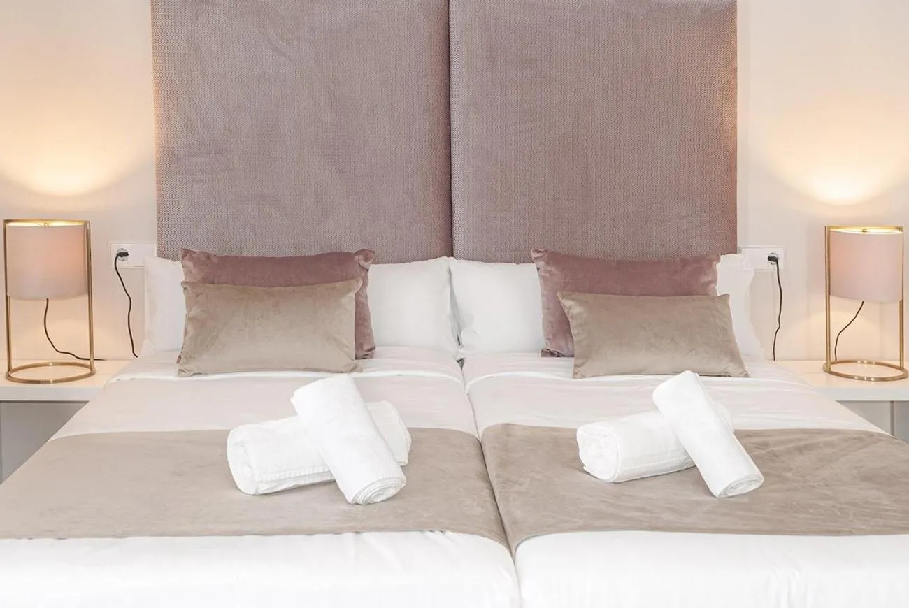 Bed in Holihome Rambla 24
