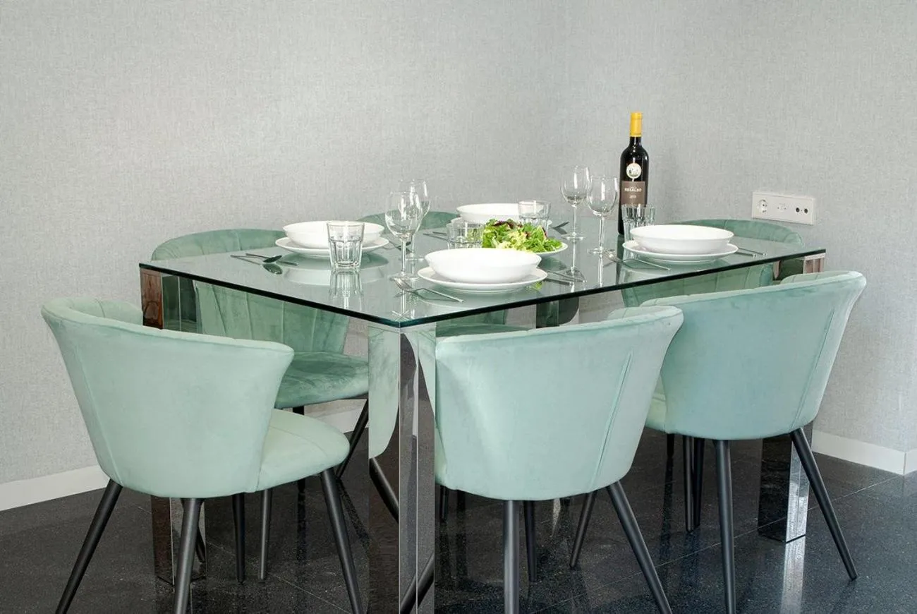 Dining area in Holihome Rambla 24