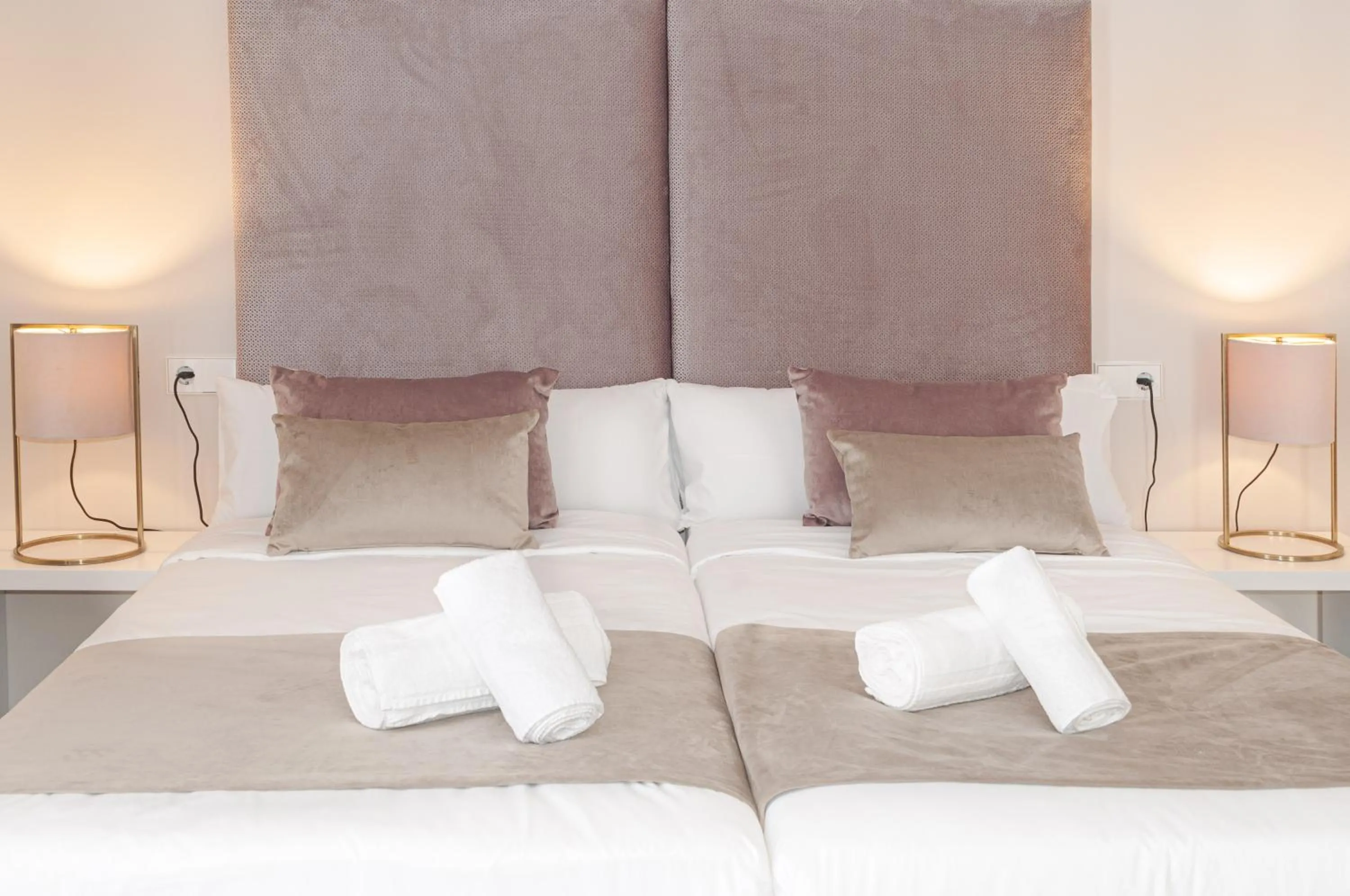 Bedroom, Bed in Holihome Rambla 24