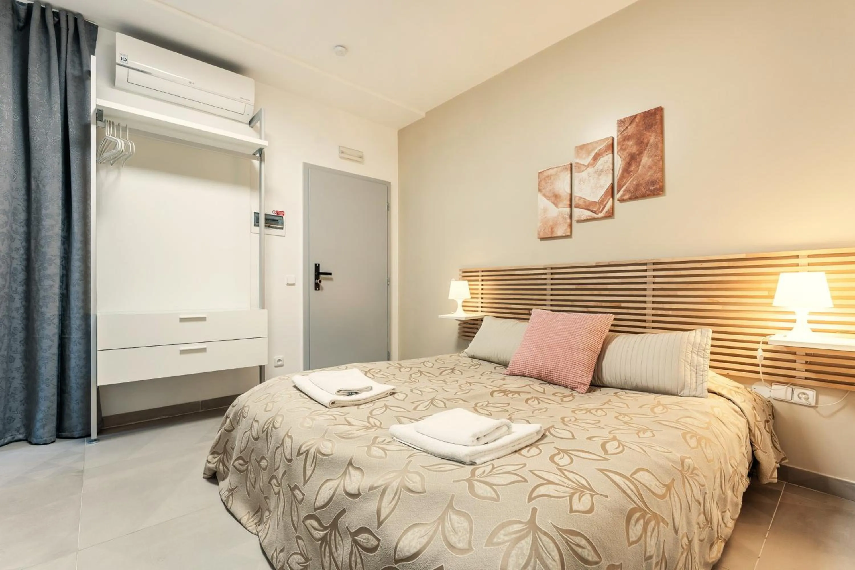 Photo of the whole room, Bed in Vincanto Rooms Old Town Prague1