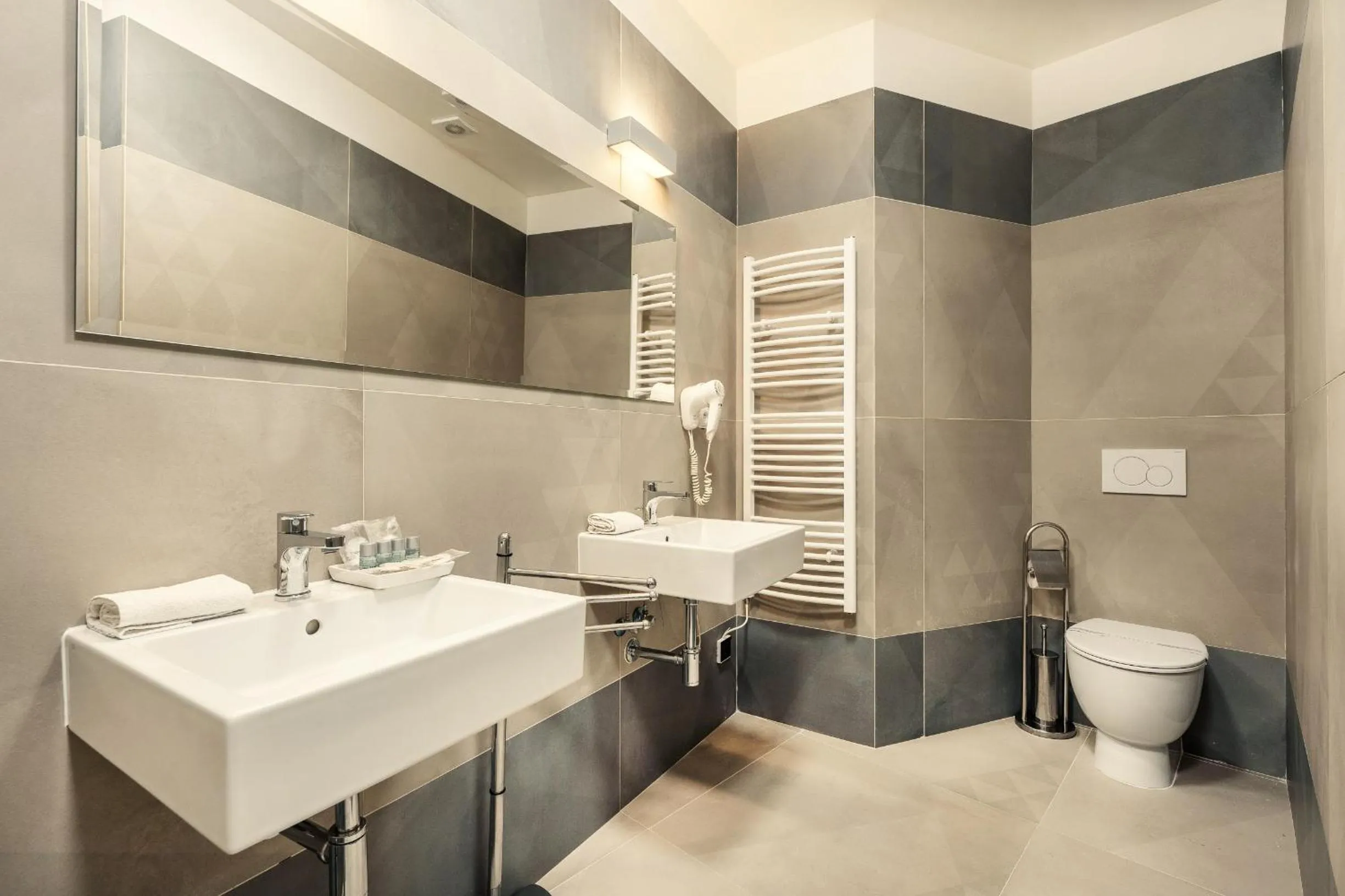 Toilet in Vincanto Rooms Old Town Prague1