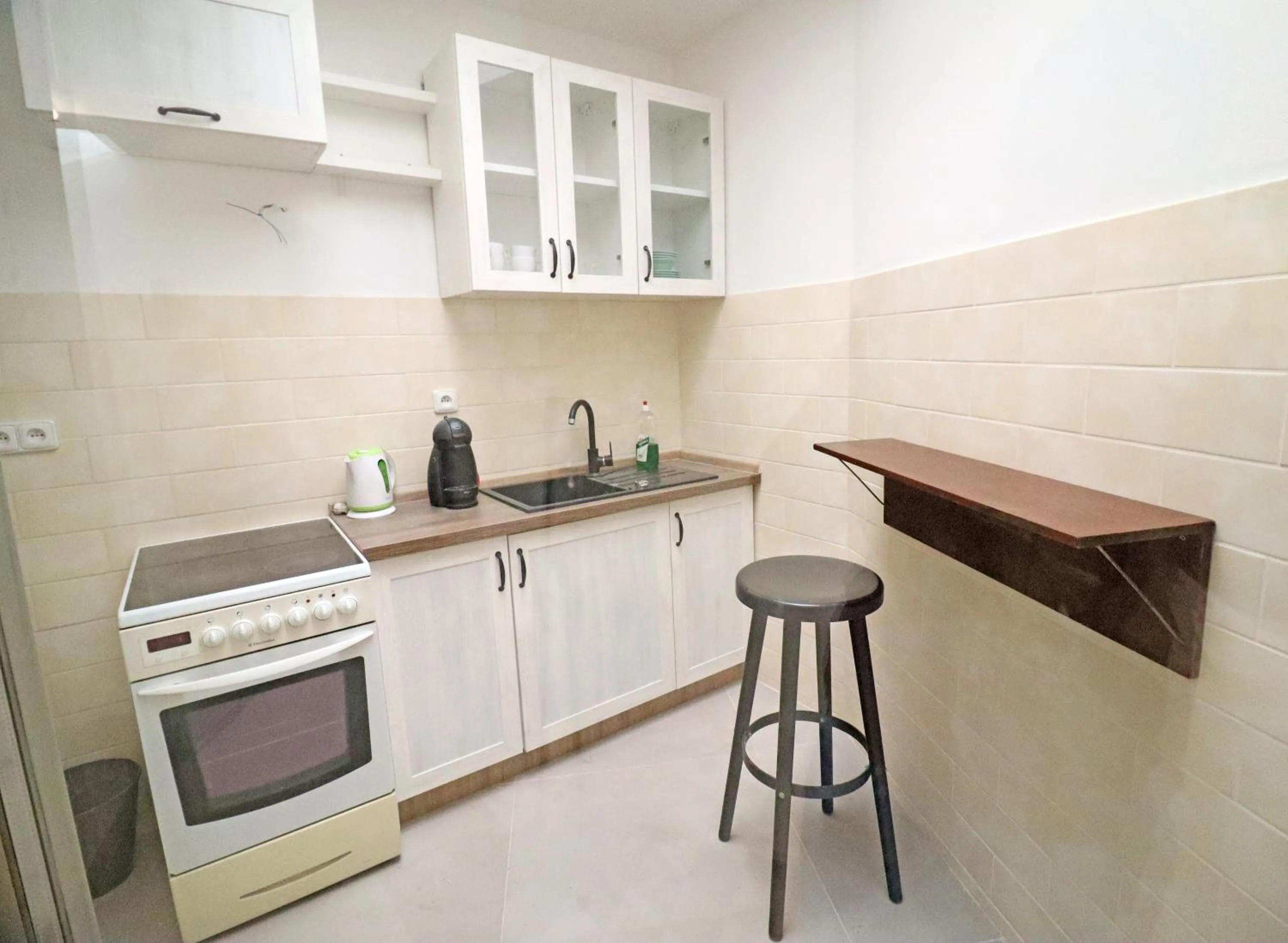 Communal kitchen in Vincanto Rooms Old Town Prague1