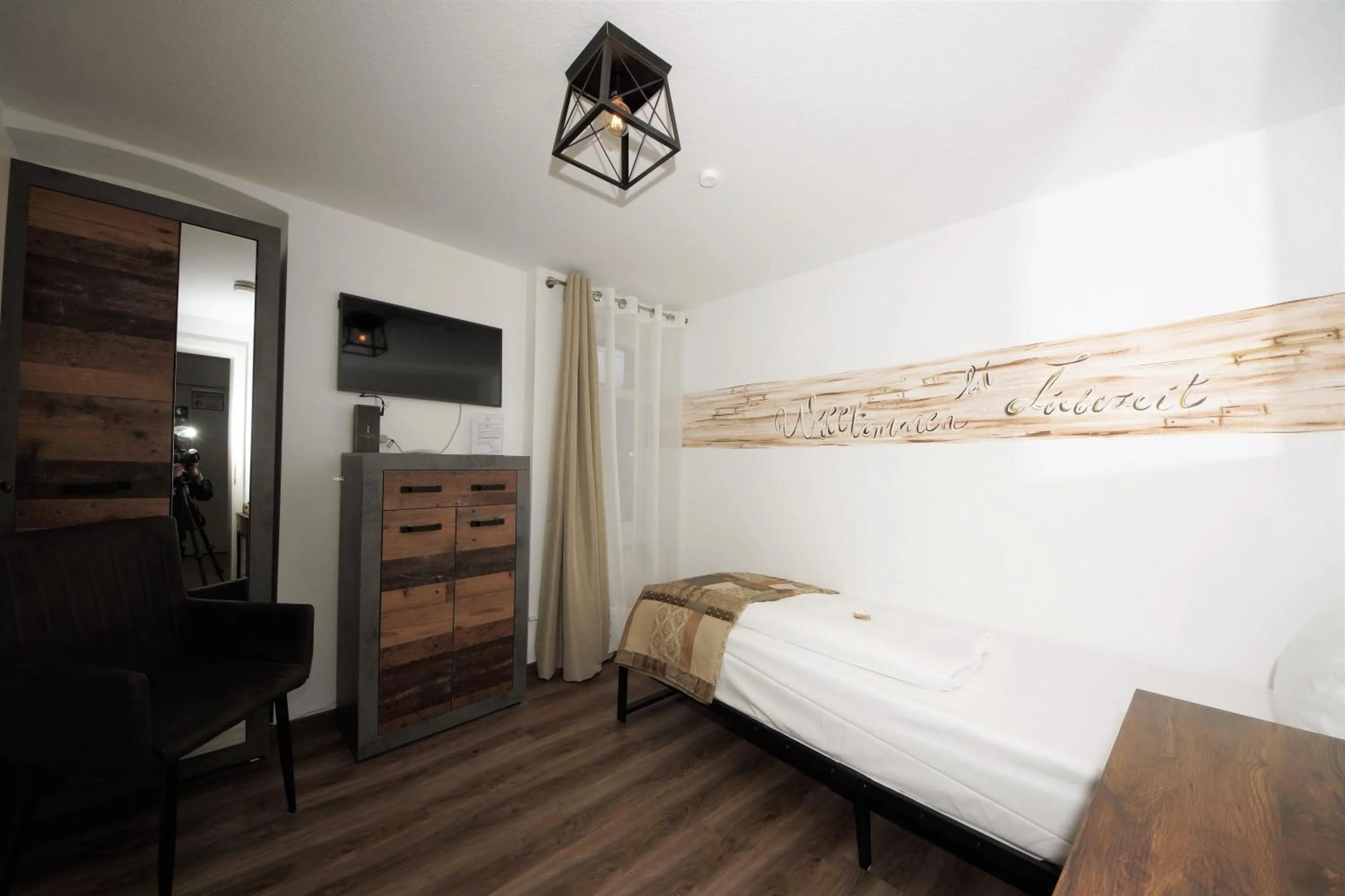 Bed in Liebezeit - ehemals Hotel Dillenburg