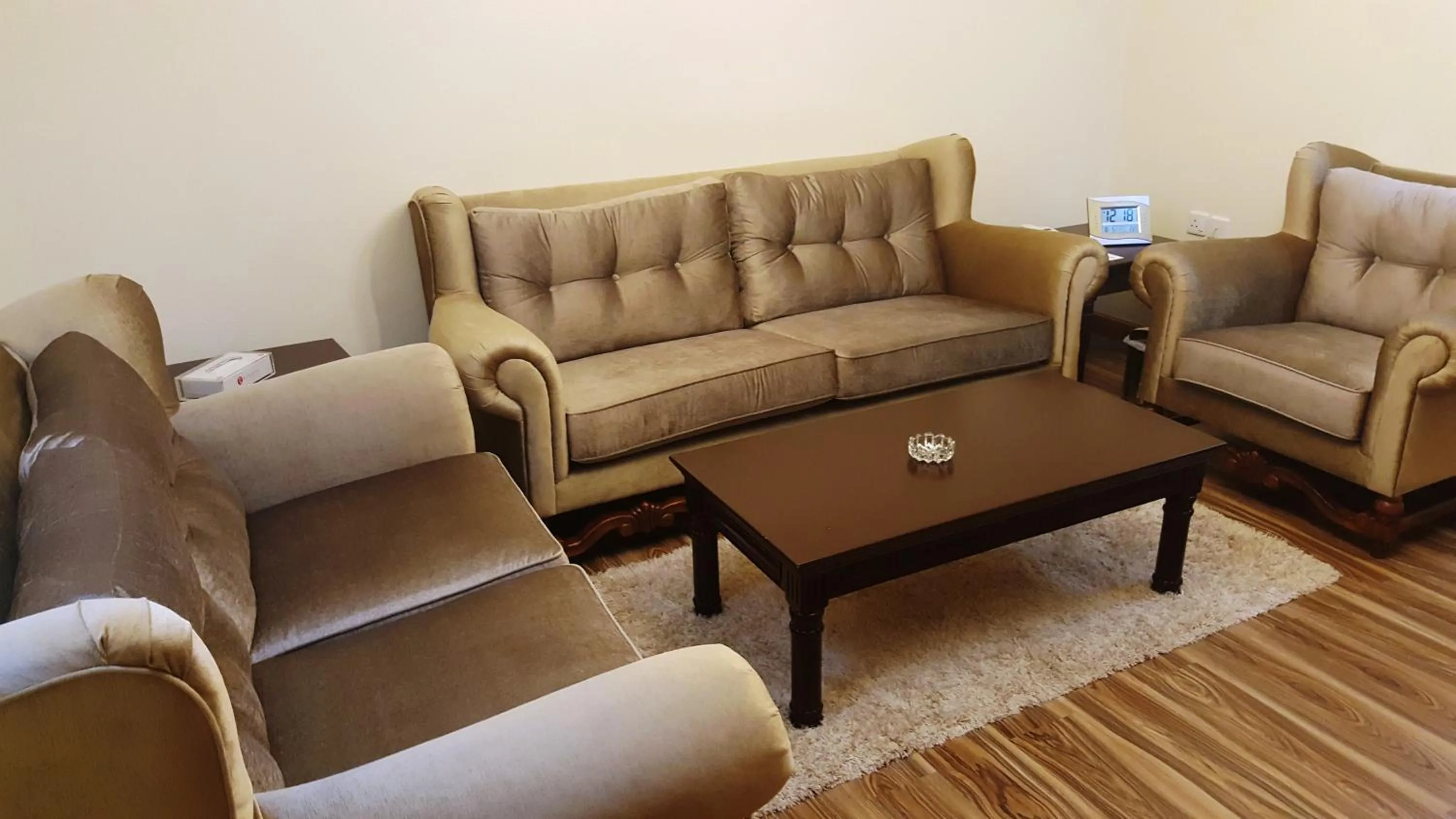 Seating area in Swiss International Palace Hotel Manama