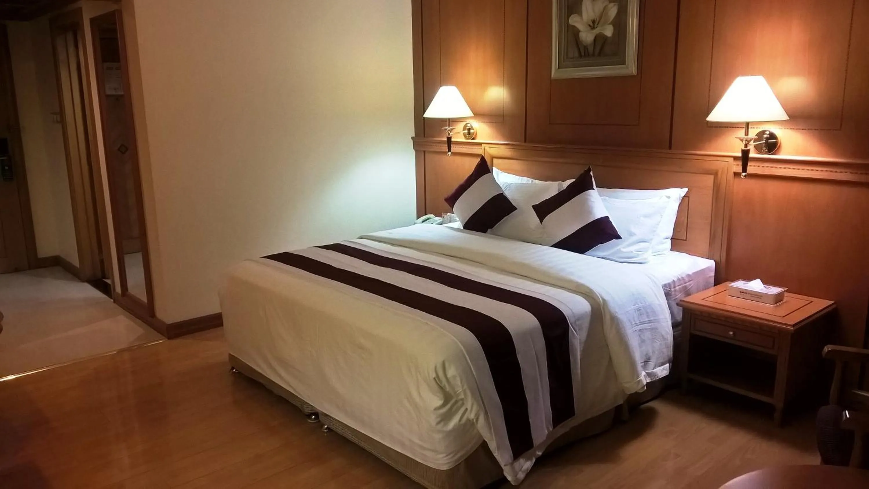 Bedroom in Swiss International Palace Hotel Manama