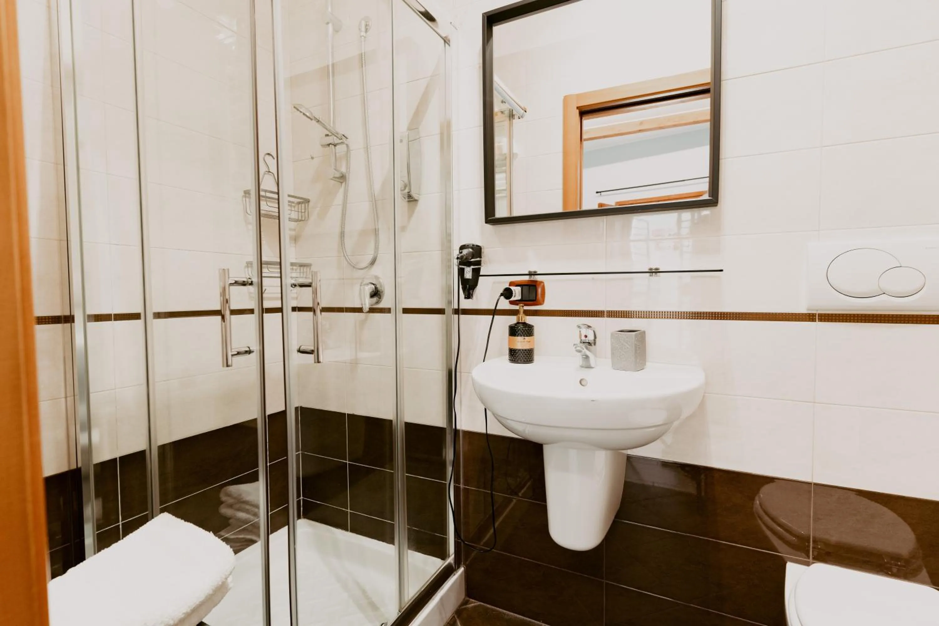 Shower in Dimora L'Etual