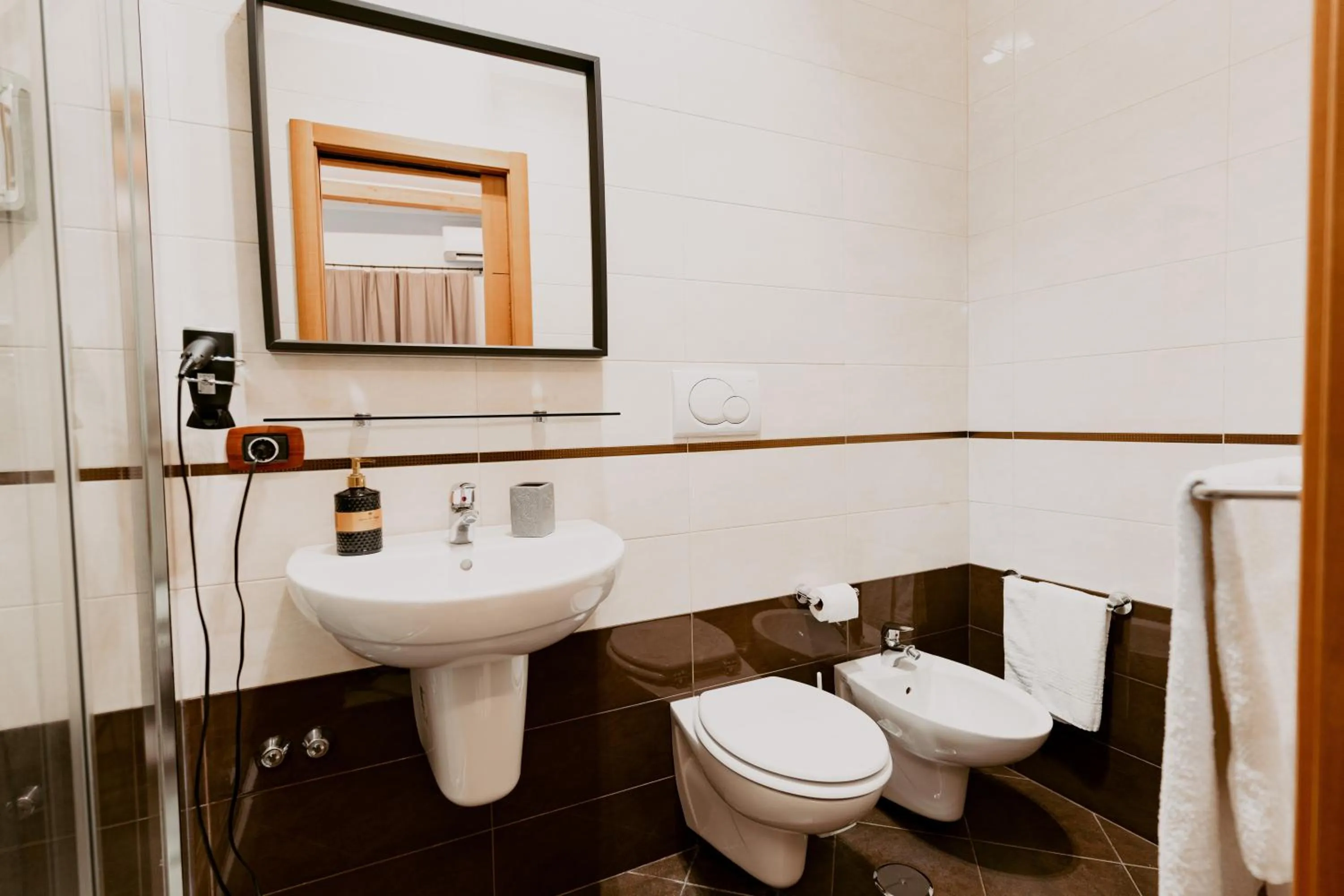 Toilet in Dimora L'Etual