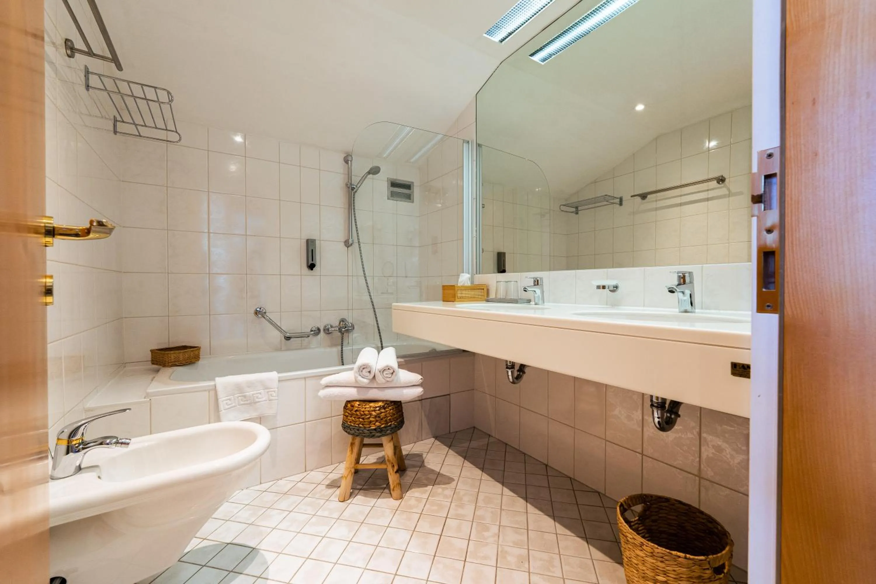 Shower in Boutique Hotel Olympia B&B