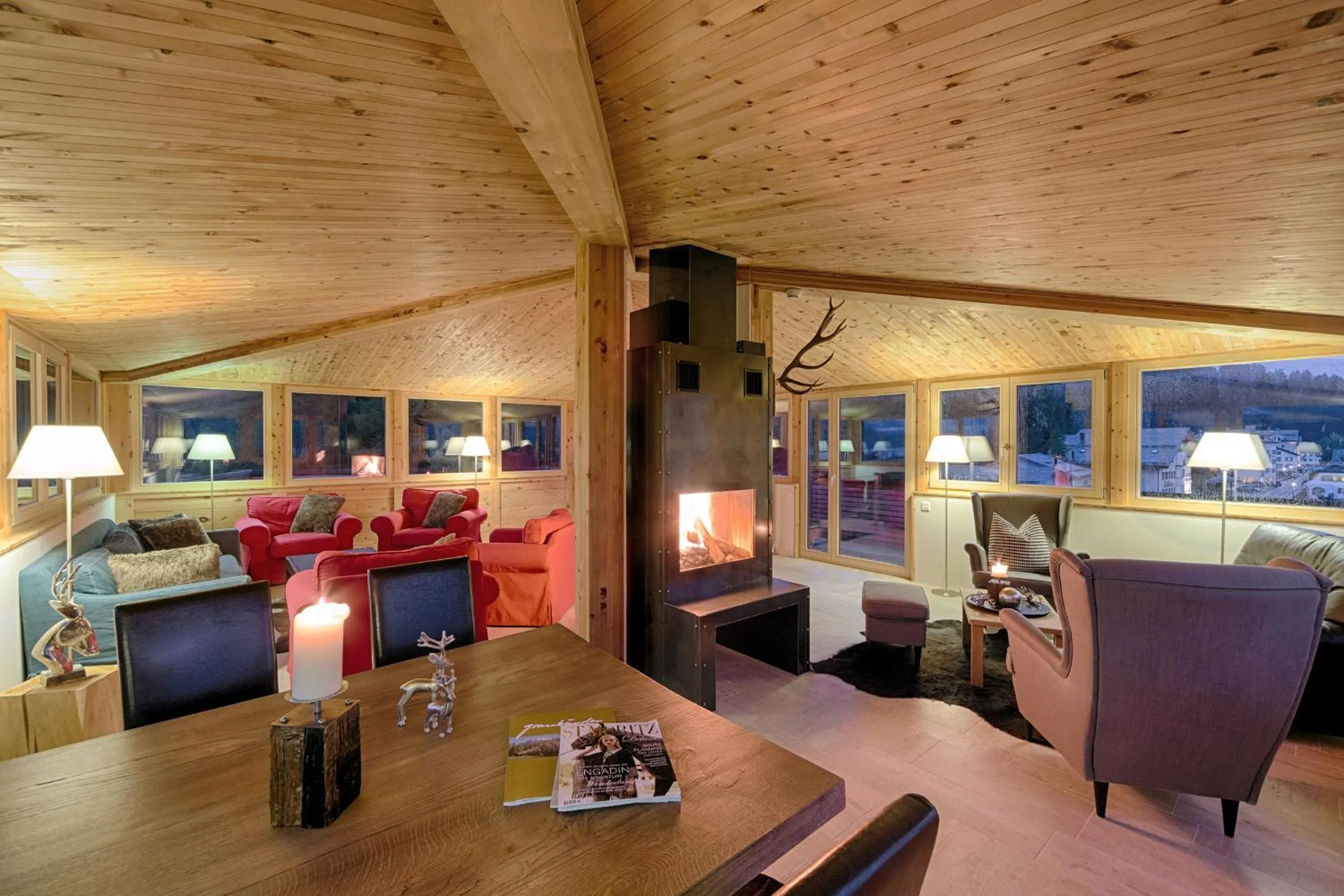 Communal lounge/ TV room in Hotel Cervo