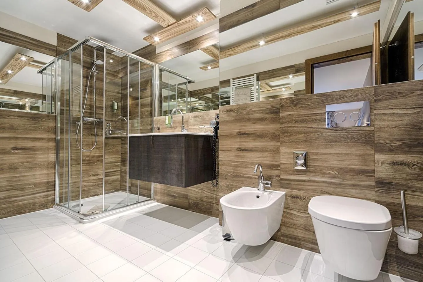 Shower in Hotel Cervo