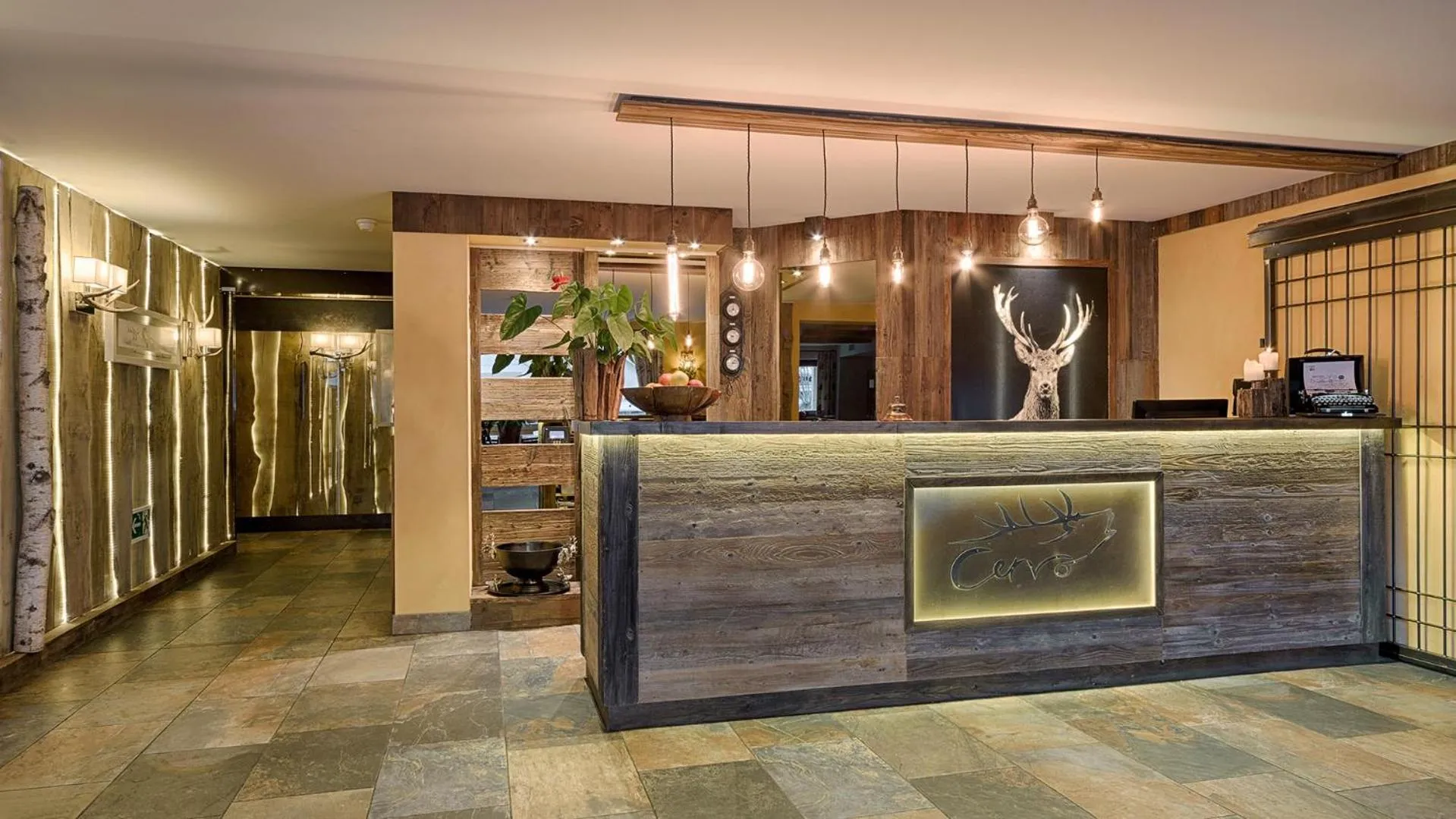 Lobby or reception in Hotel Cervo