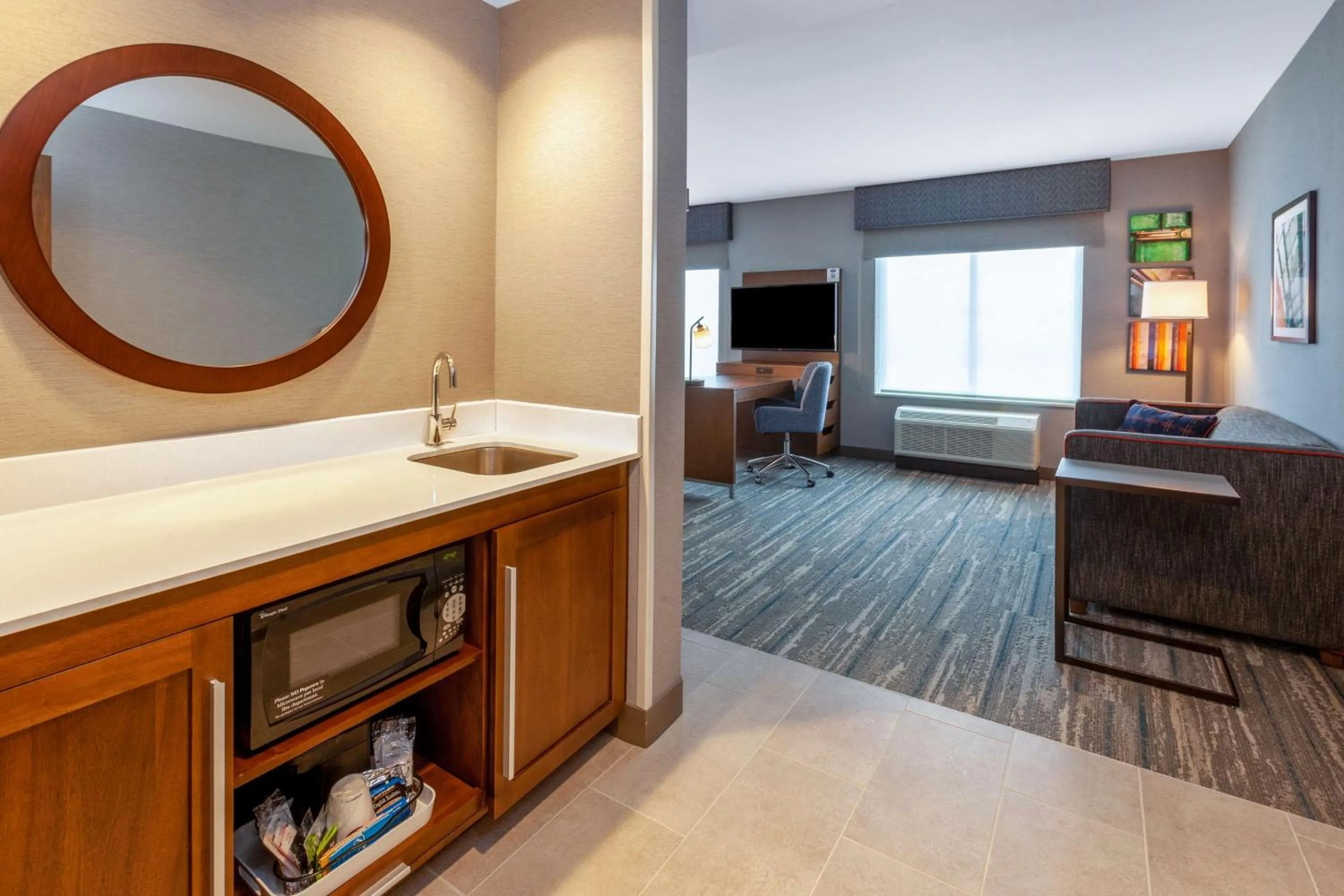 Bedroom, Bed in Hampton Inn & Suites Bloomfield Hills Detroit