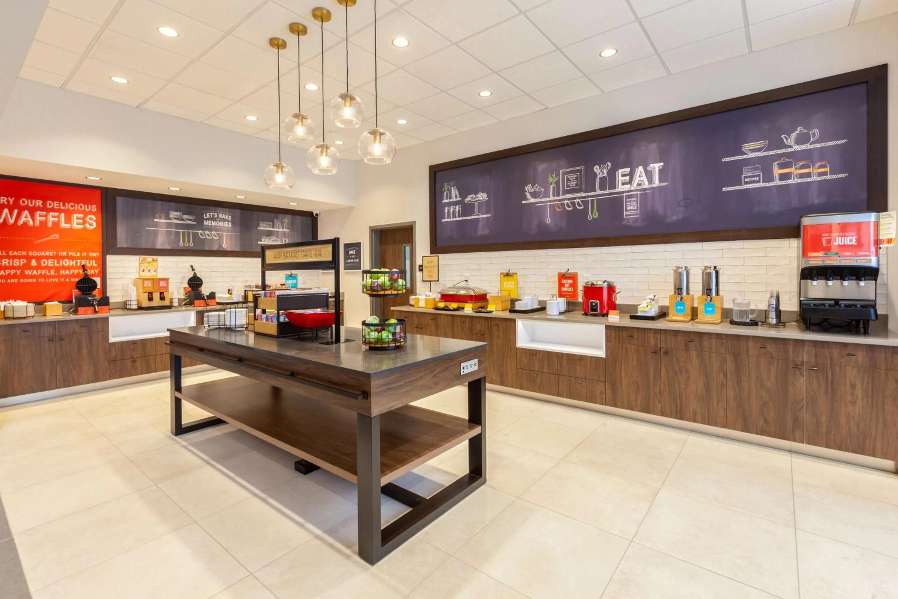 Breakfast in Hampton Inn & Suites Bloomfield Hills Detroit