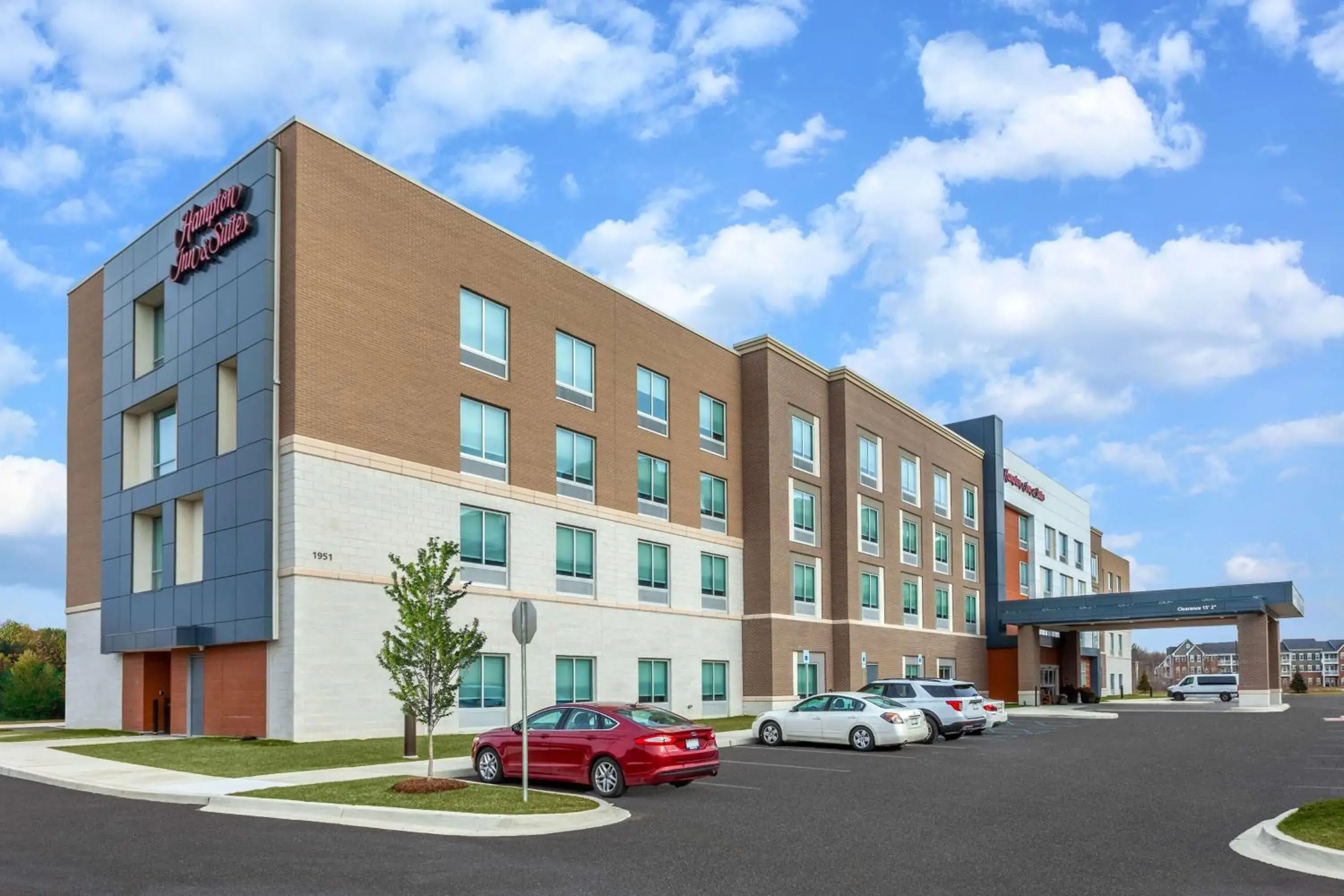 Property building in Hampton Inn & Suites Bloomfield Hills Detroit Property building in Hampton Inn & Suites Bloomfield Hills Detroit